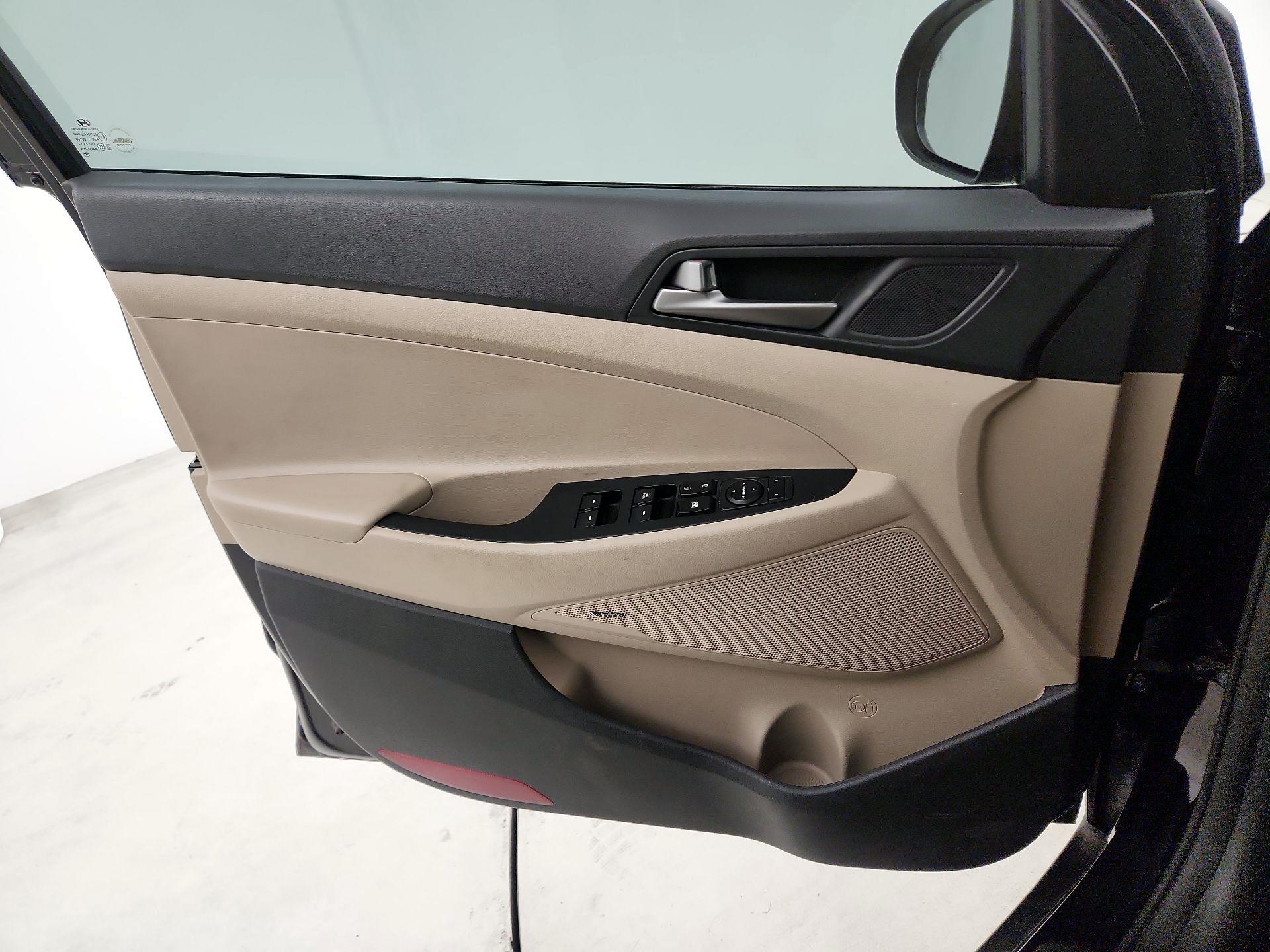 Thumbnail: 2018 Hyundai Tucson - 10