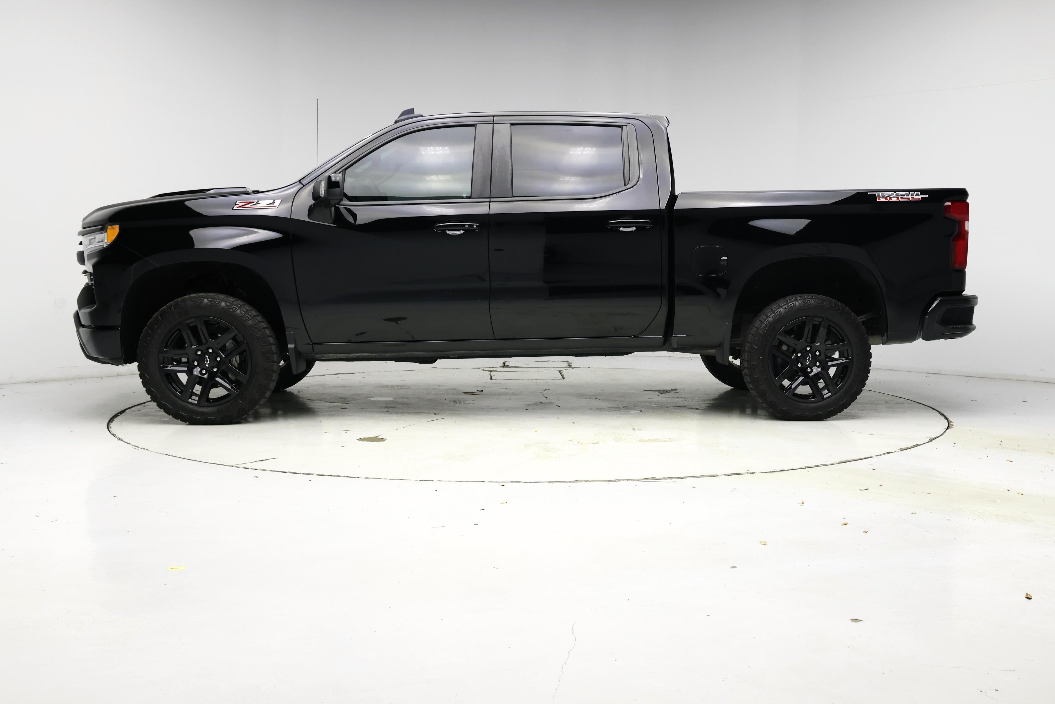Thumbnail: 2025 Chevrolet Silverado 1500 - 3