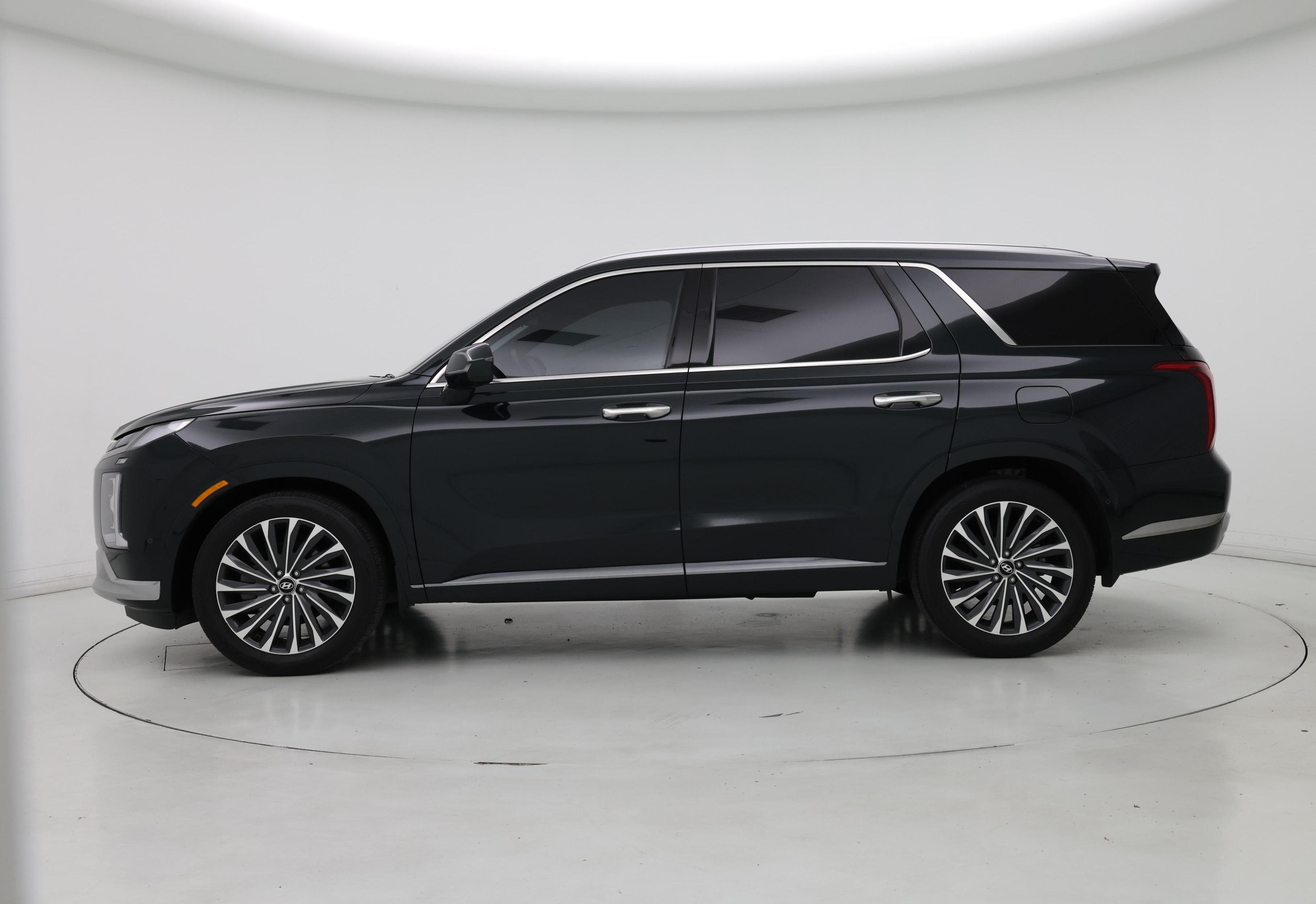 Thumbnail: 2023 Hyundai Palisade - 3