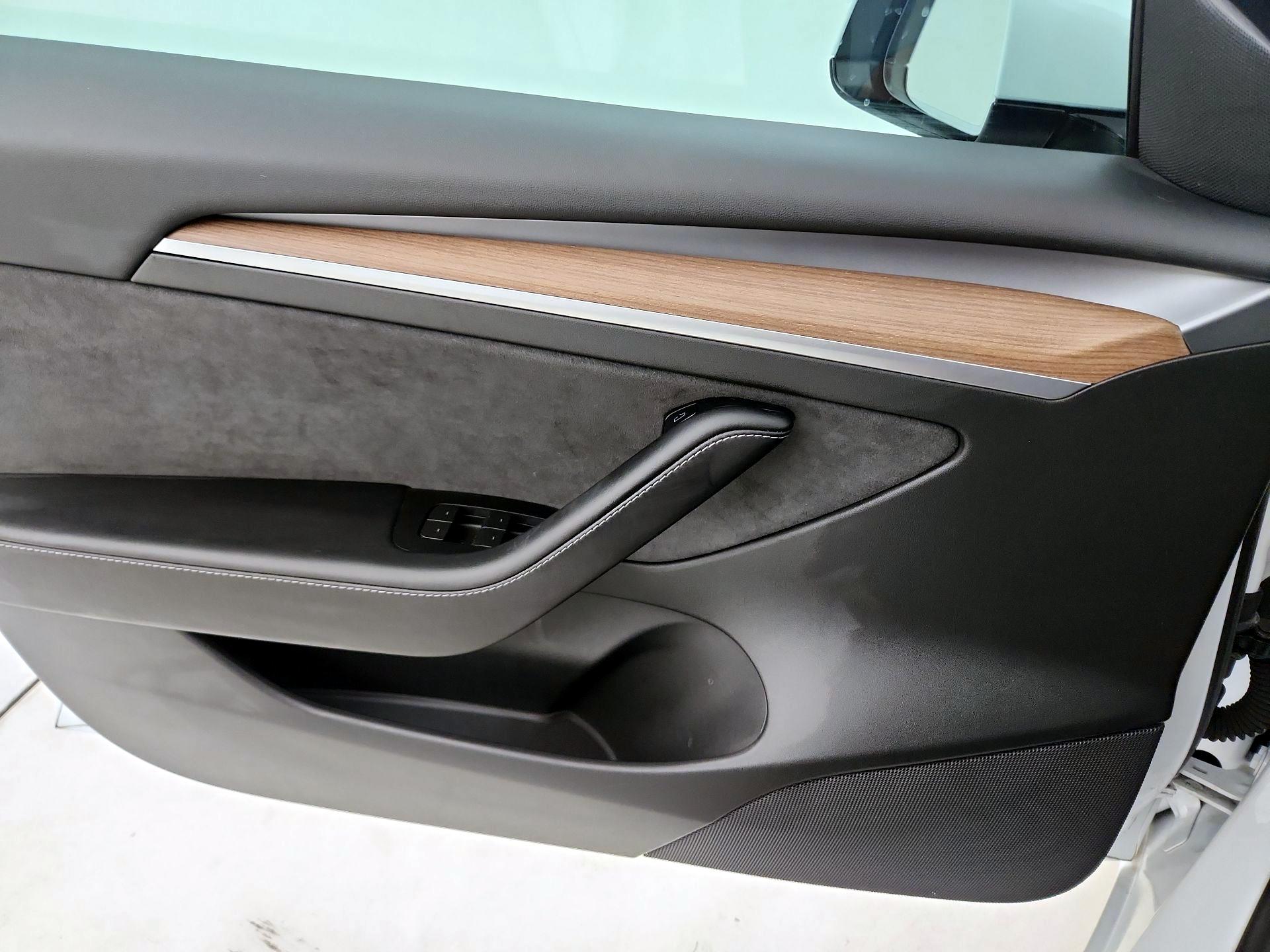 Thumbnail: 2022 Tesla Model 3 - 10