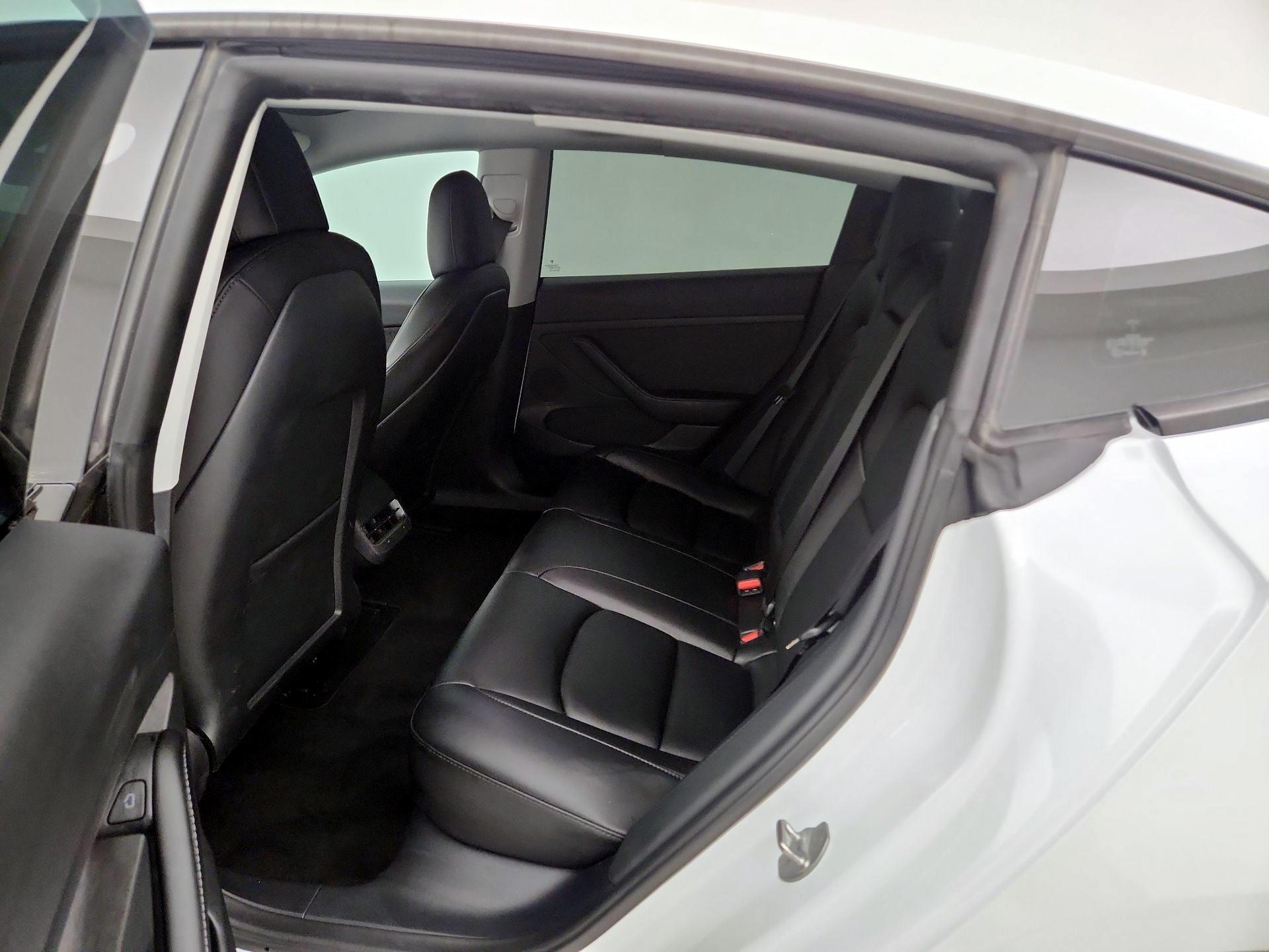 Thumbnail: 2022 Tesla Model 3 - 16