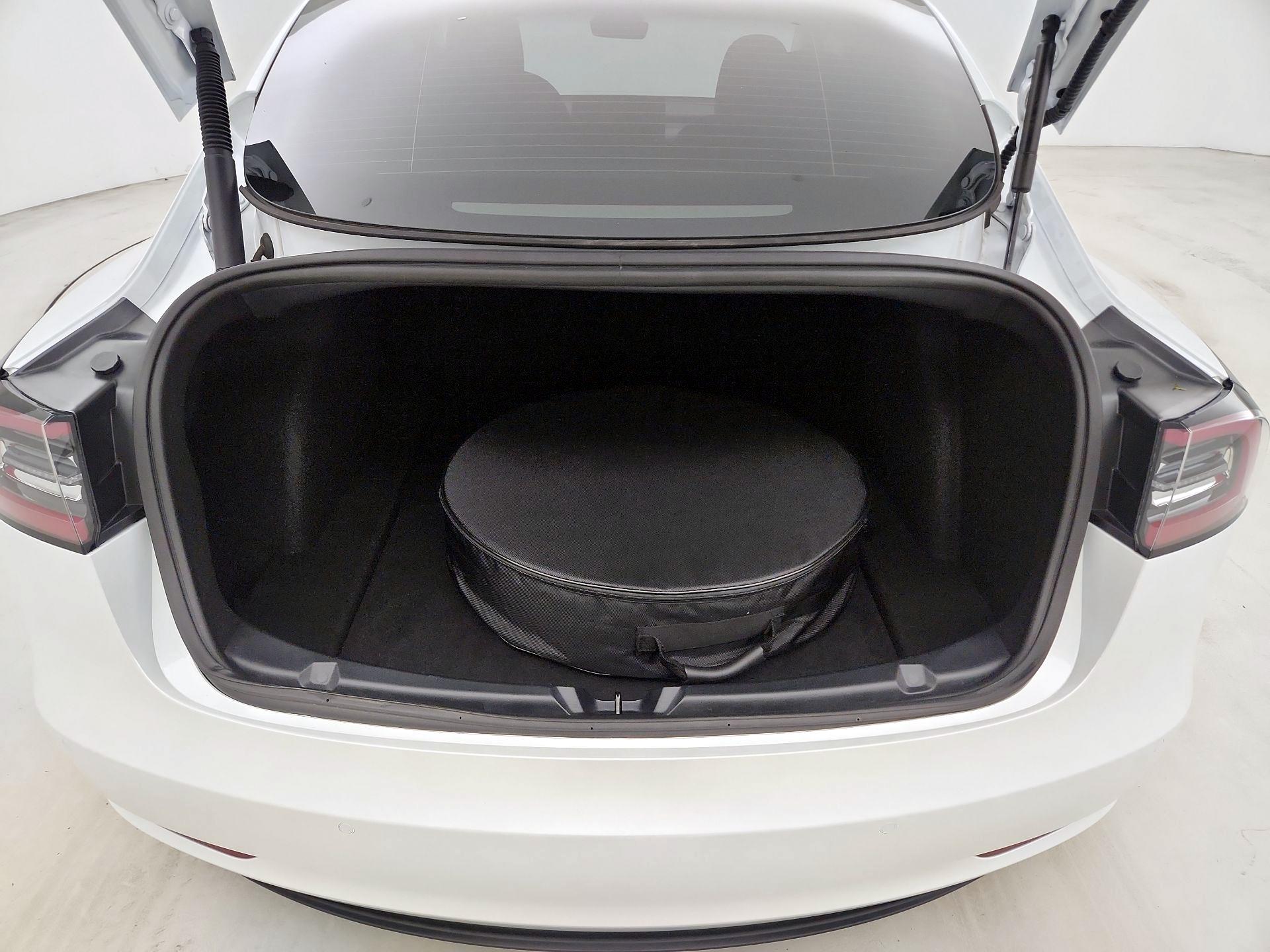 Thumbnail: 2022 Tesla Model 3 - 17