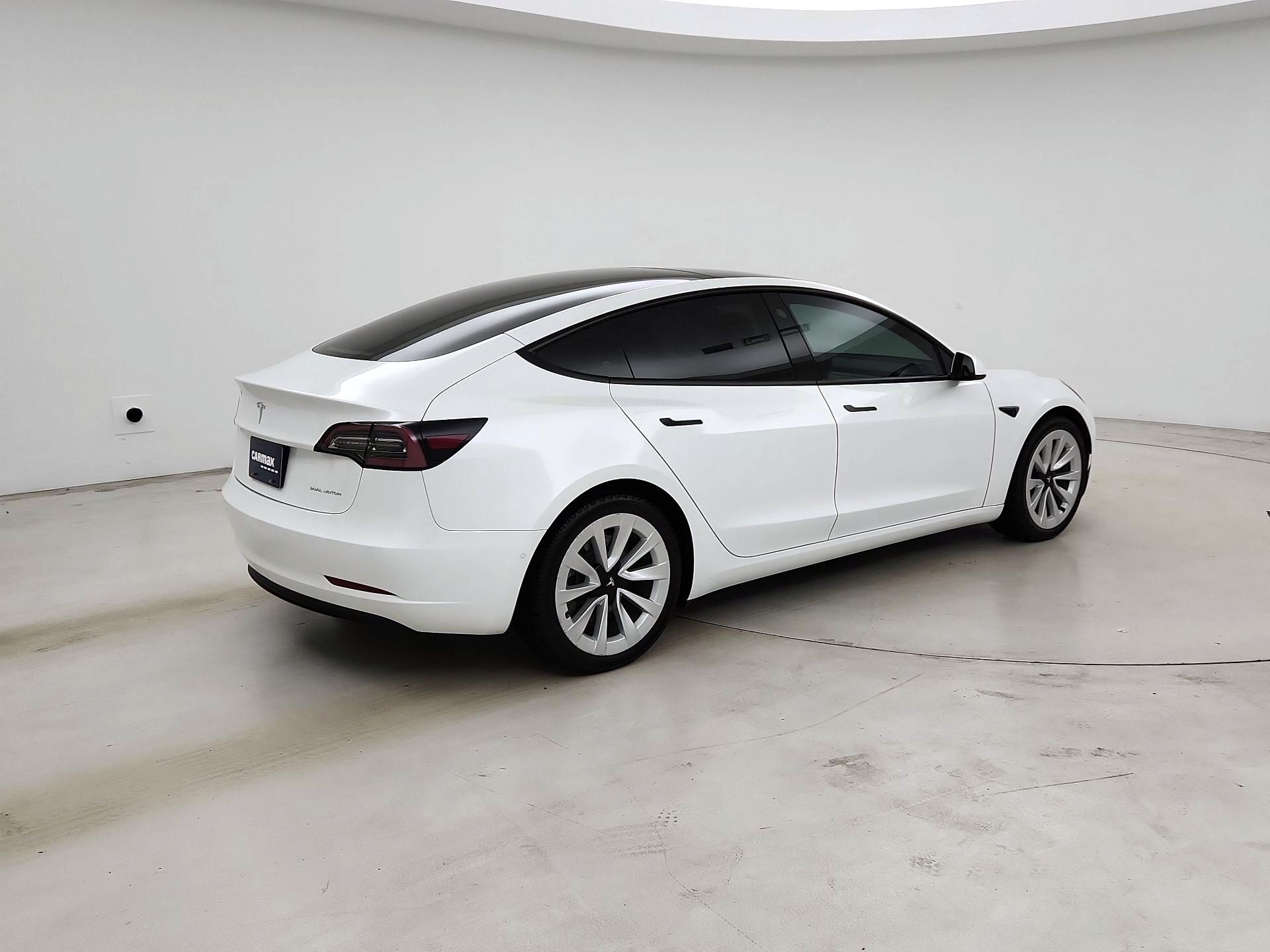 Thumbnail: 2022 Tesla Model 3 - 5