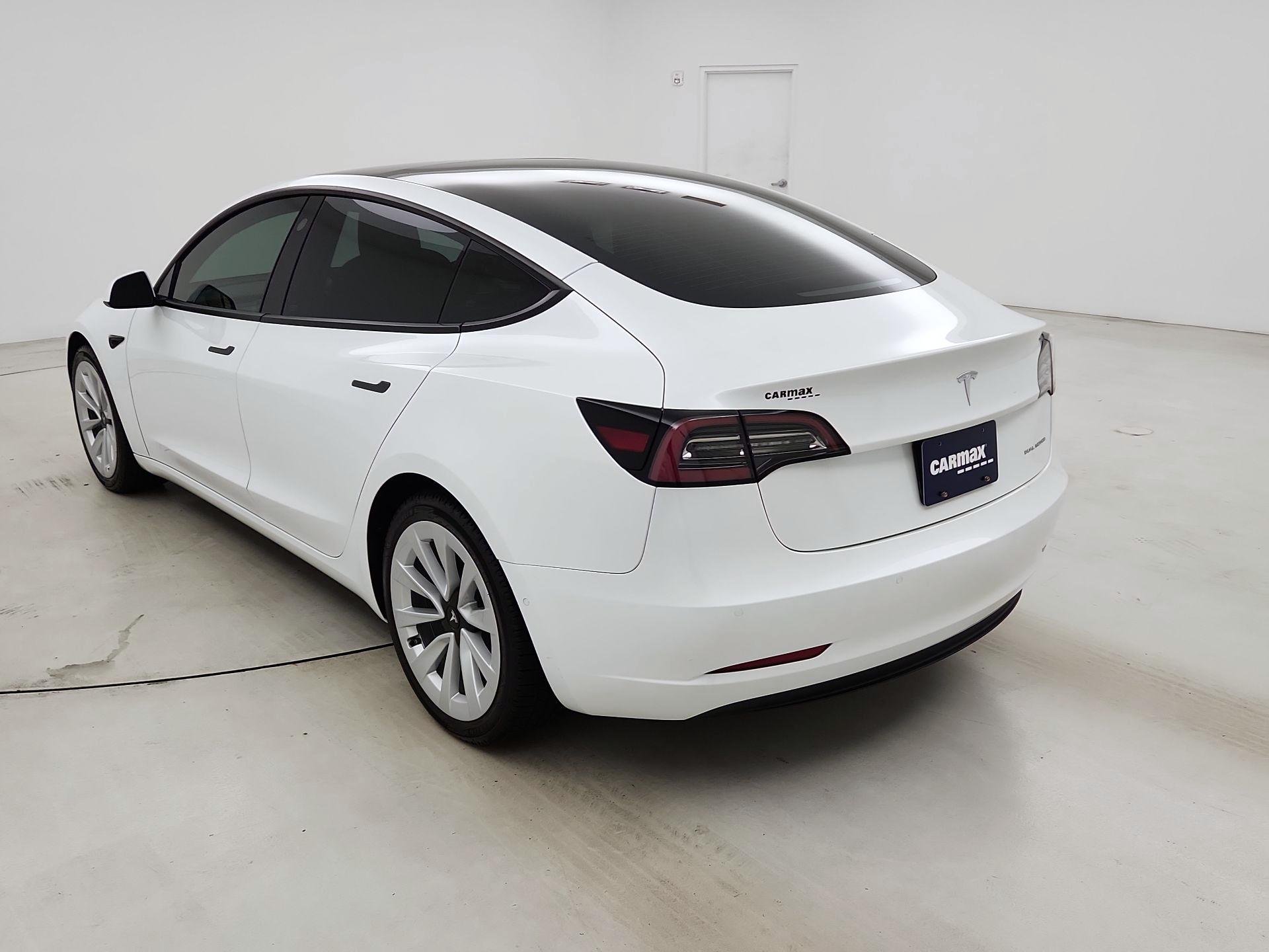 Thumbnail: 2022 Tesla Model 3 - 7