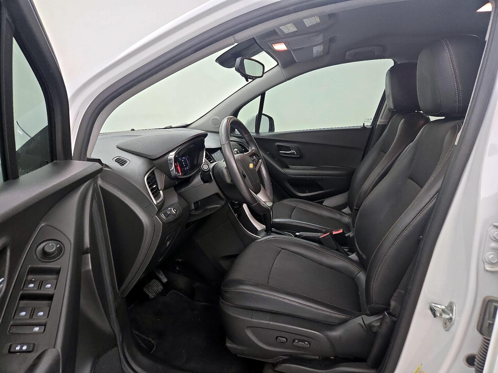 2020 Chevrolet Trax LT - Photo 12
