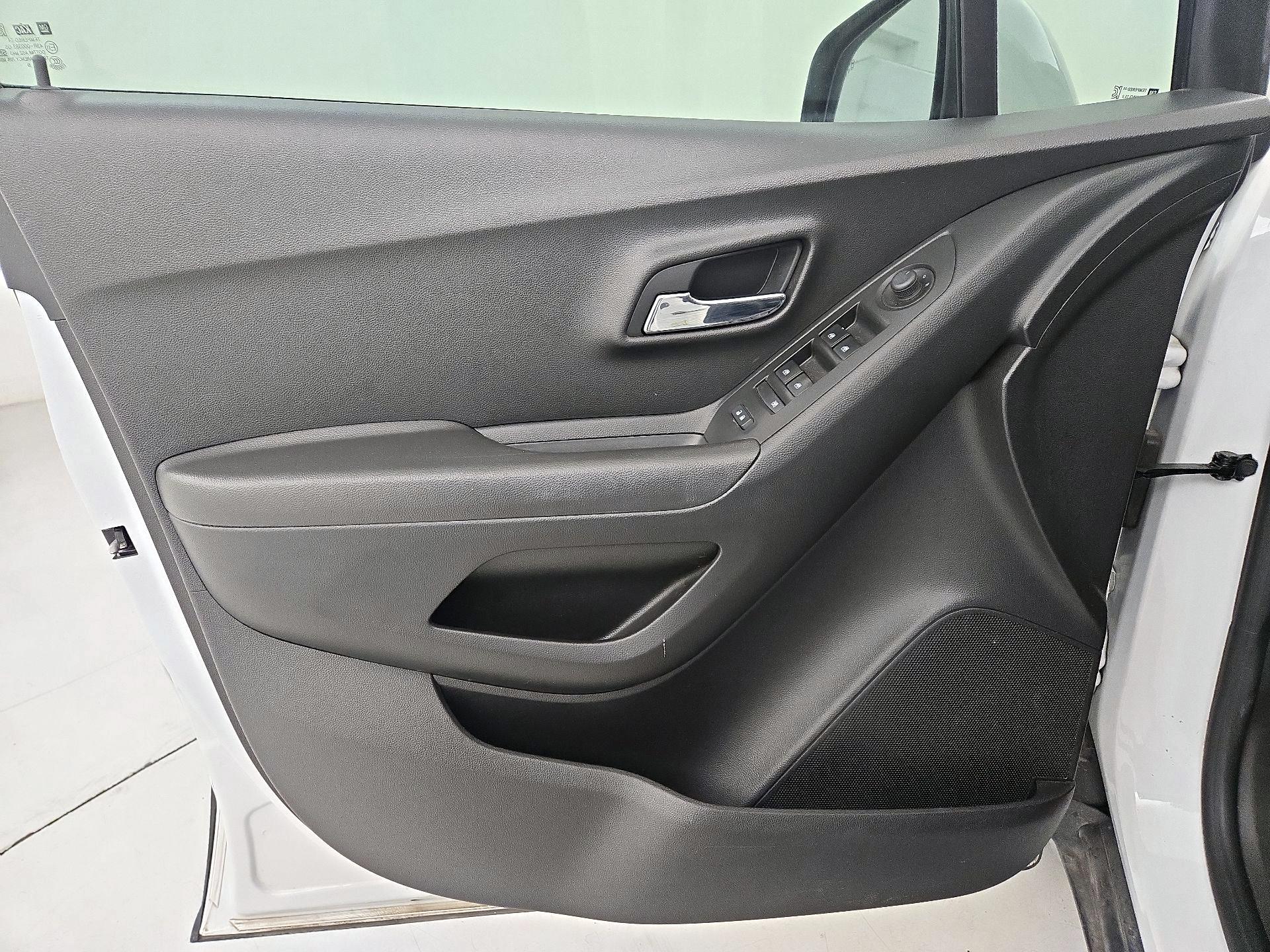 Thumbnail: 2020 Chevrolet Trax - 12