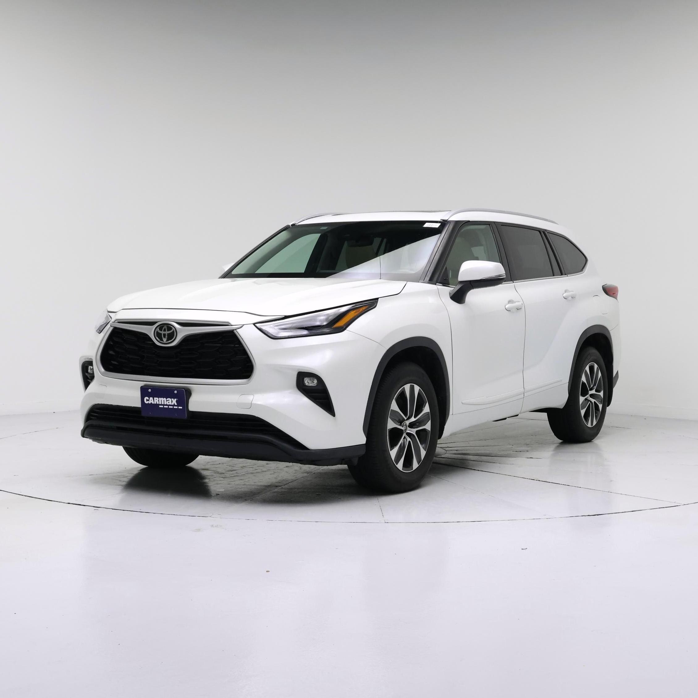 Thumbnail: 2022 Toyota Highlander - 4
