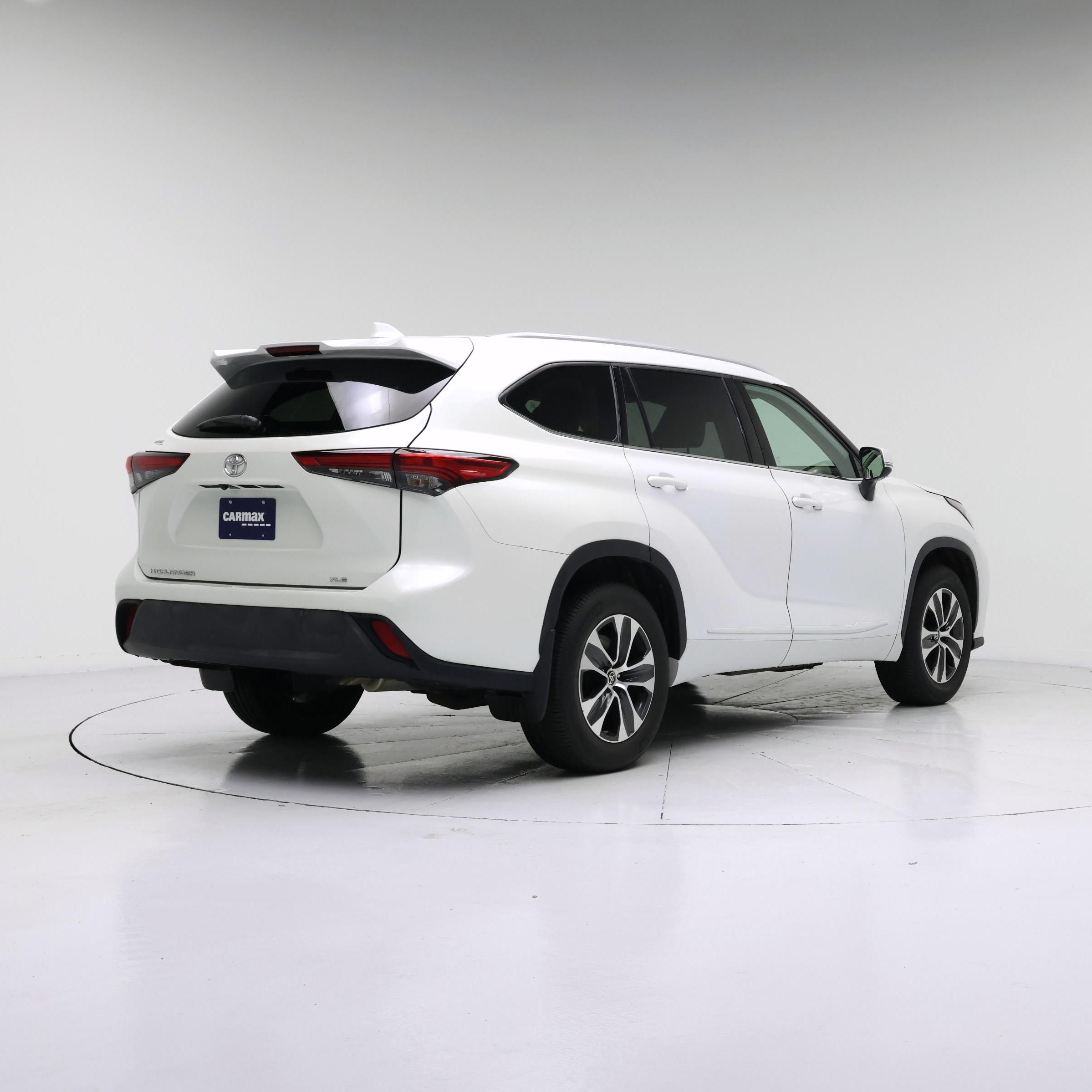 Thumbnail: 2022 Toyota Highlander - 8