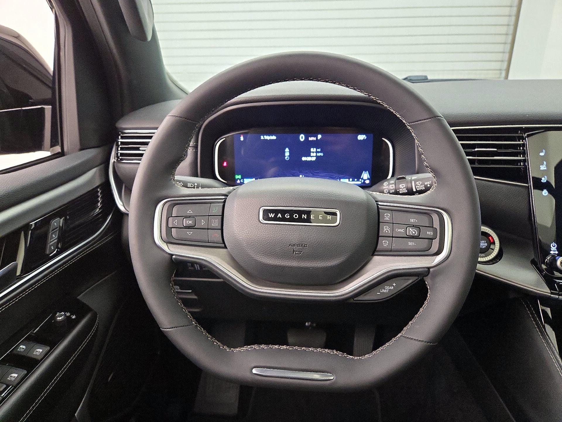 Thumbnail: 2023 Jeep Wagoneer - 10