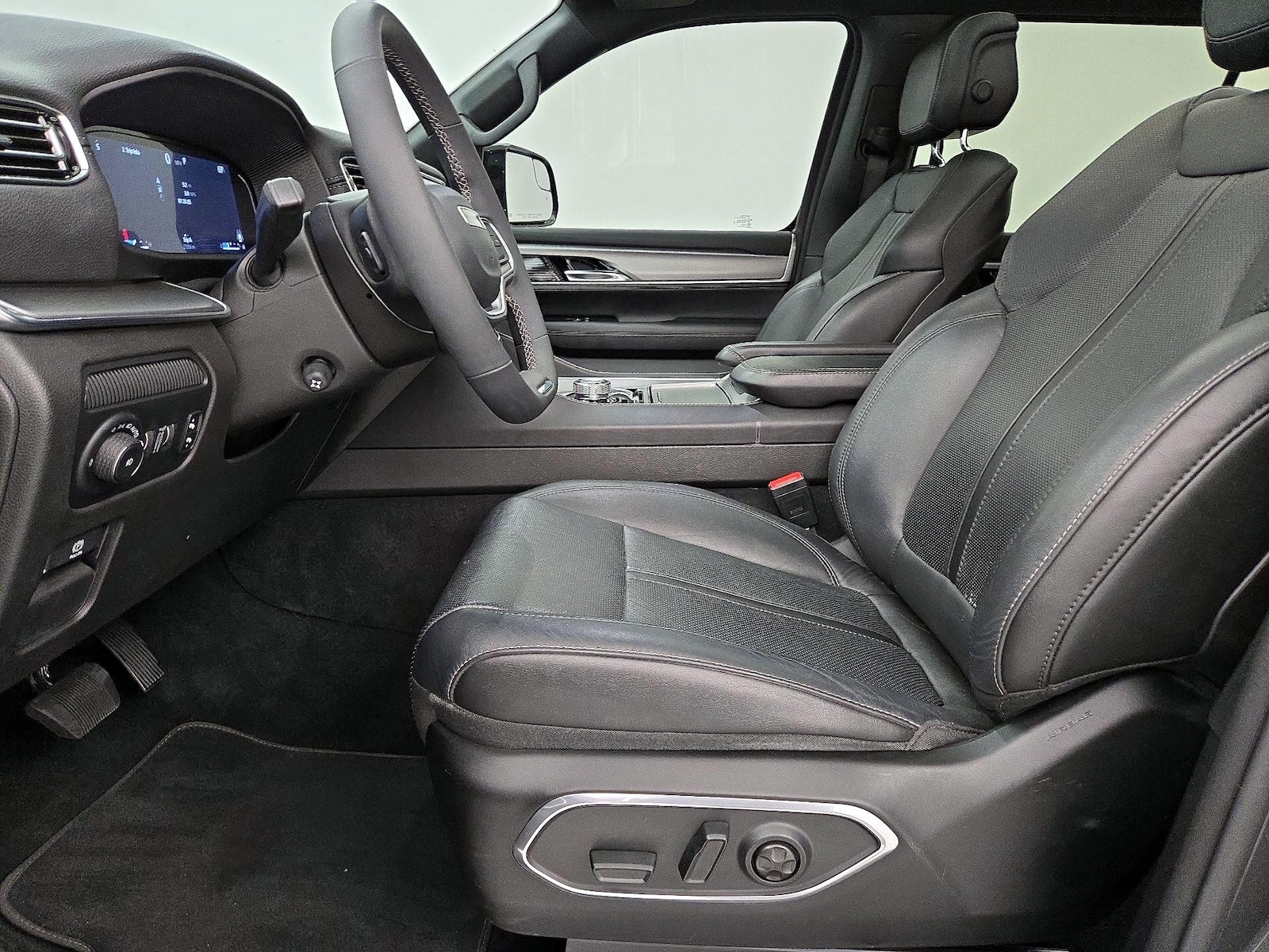 2023 Jeep Wagoneer Series II - Photo 12