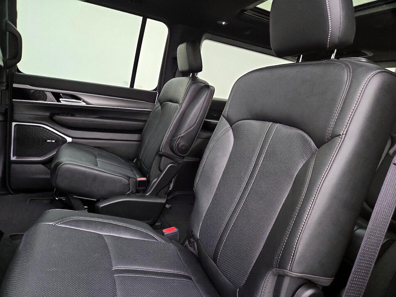 2023 Jeep Wagoneer Series II - Photo 22