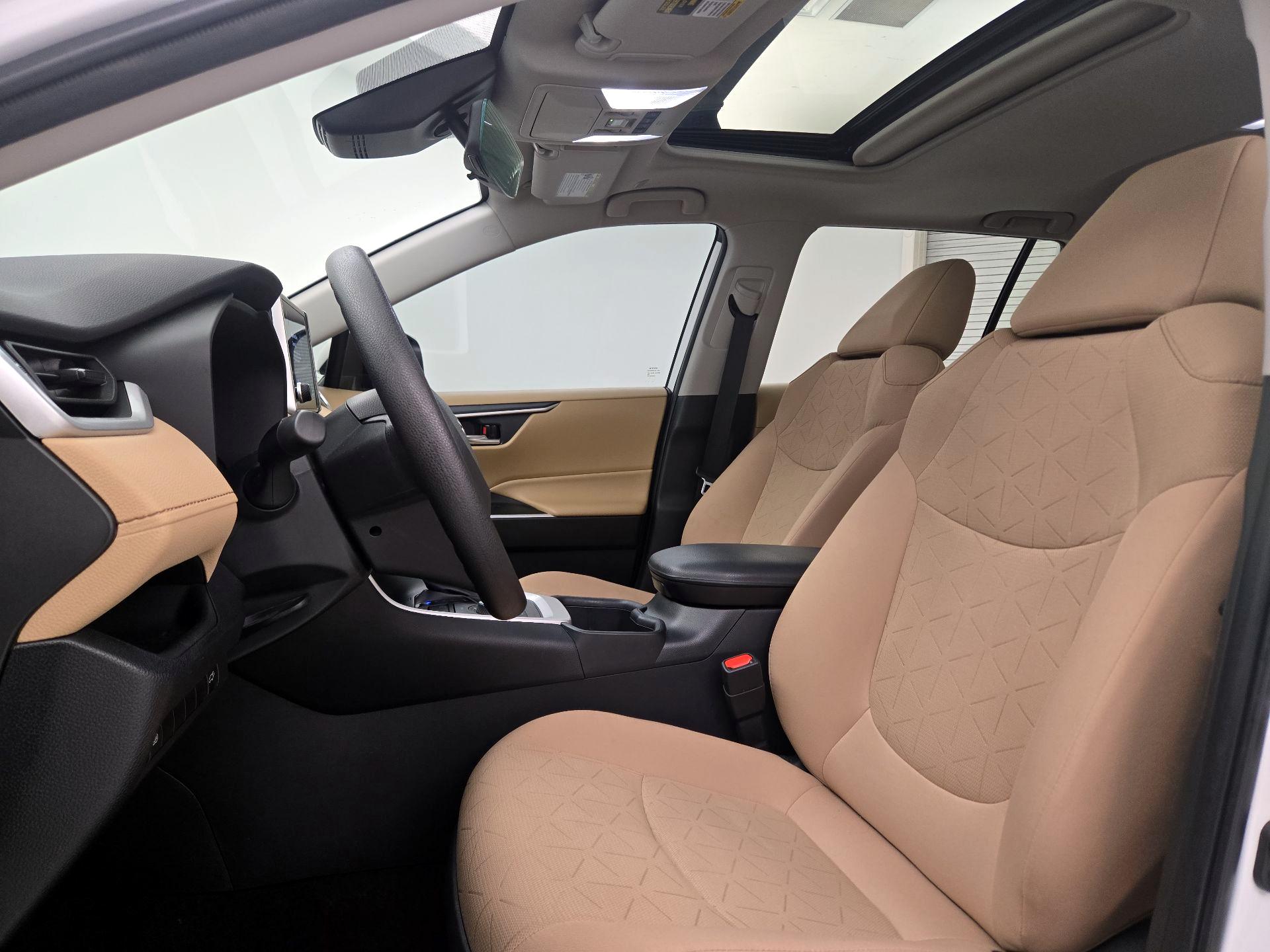 Thumbnail: 2024 Toyota RAV4 - 11