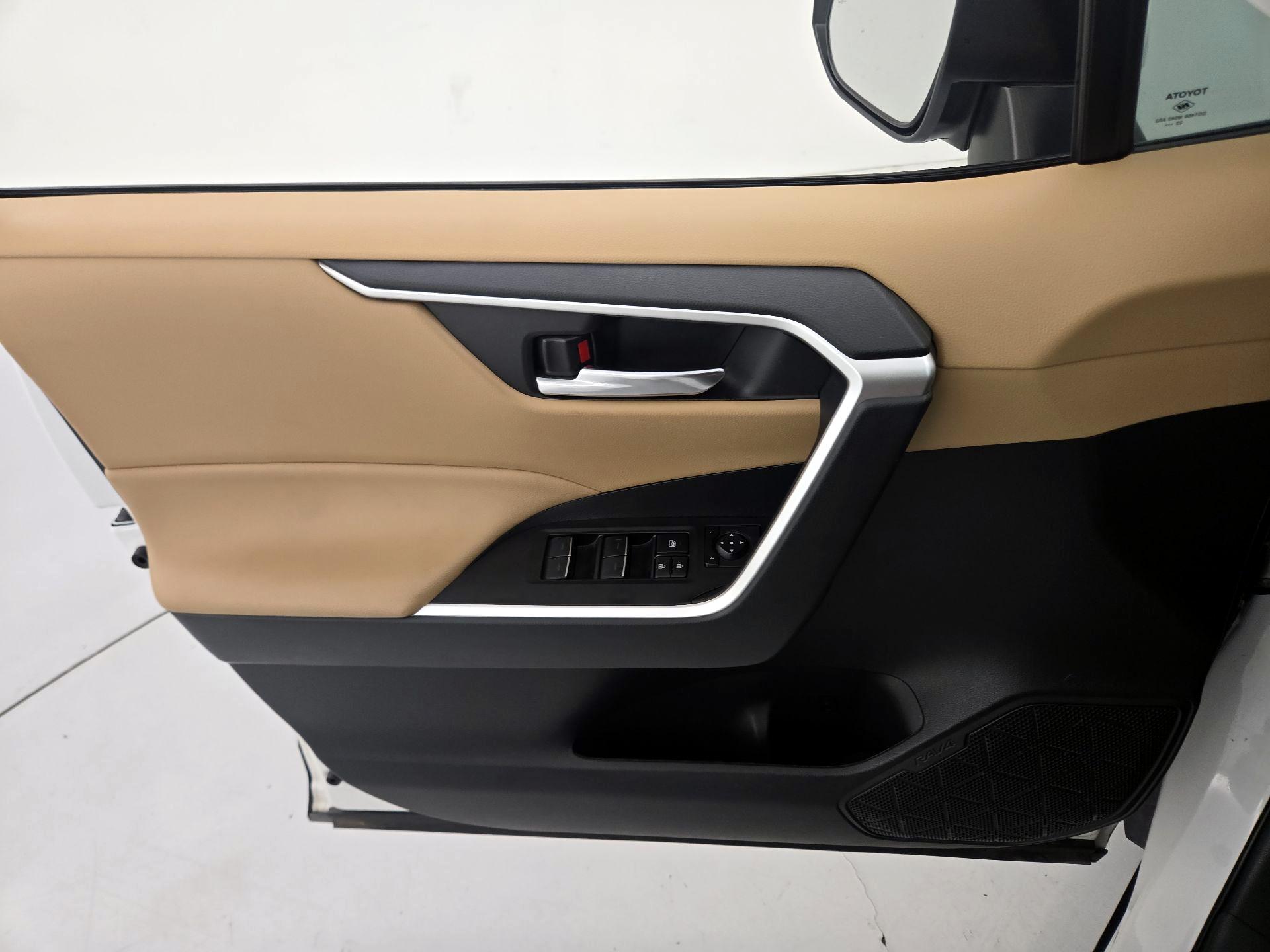 Thumbnail: 2024 Toyota RAV4 - 12