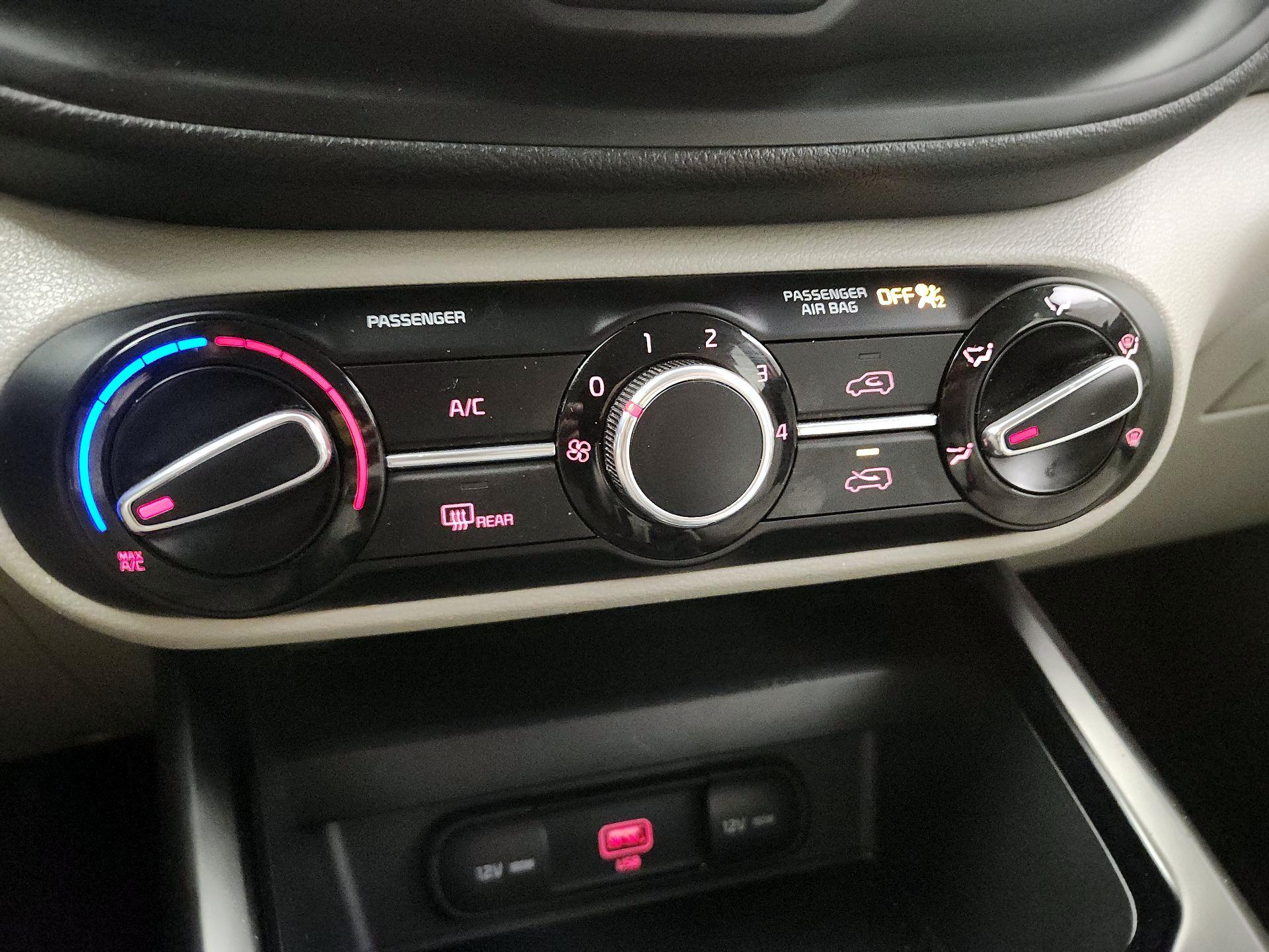 Thumbnail: 2020 Kia Soul - 14