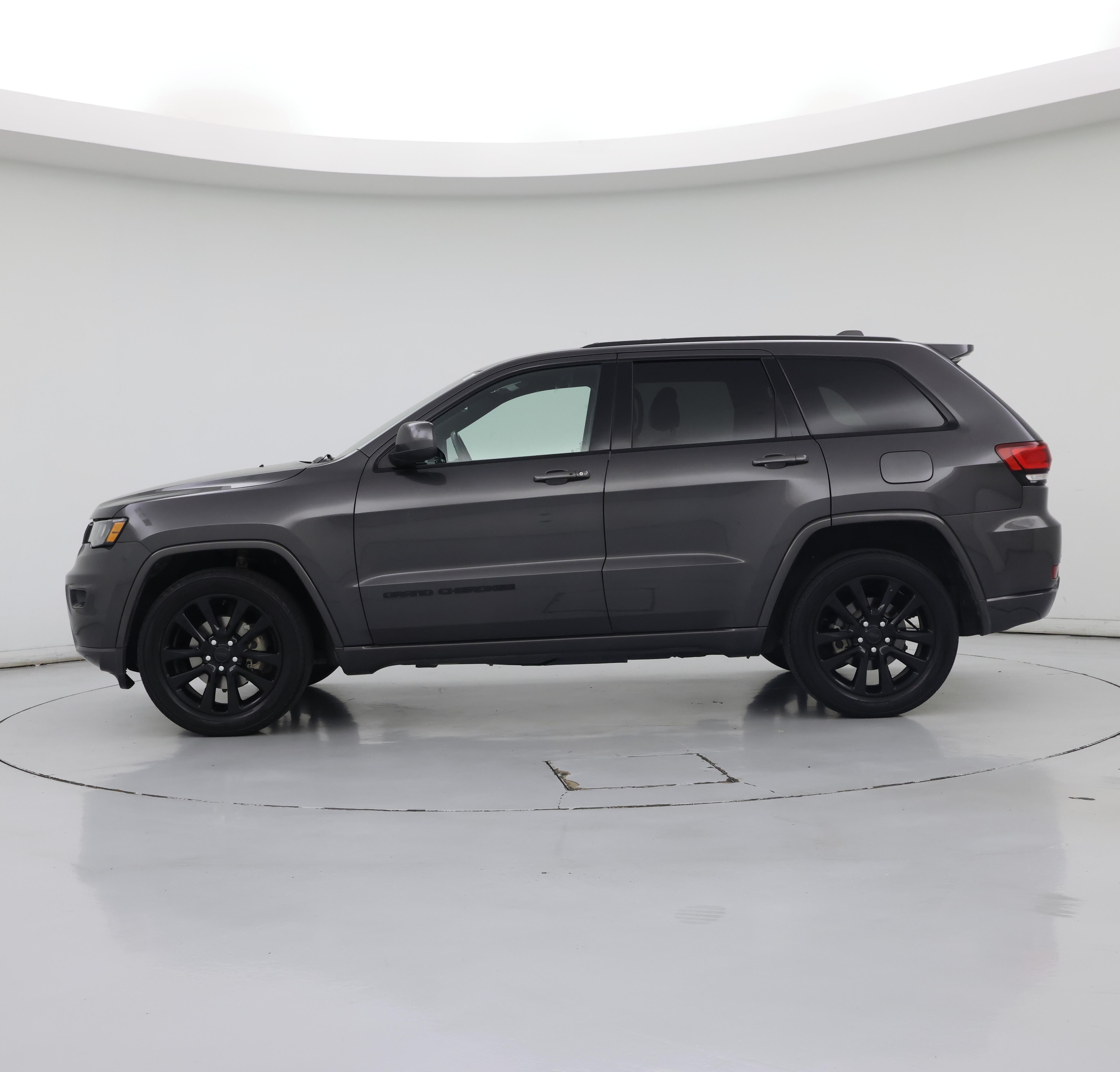 Thumbnail: 2019 Jeep Grand Cherokee - 3