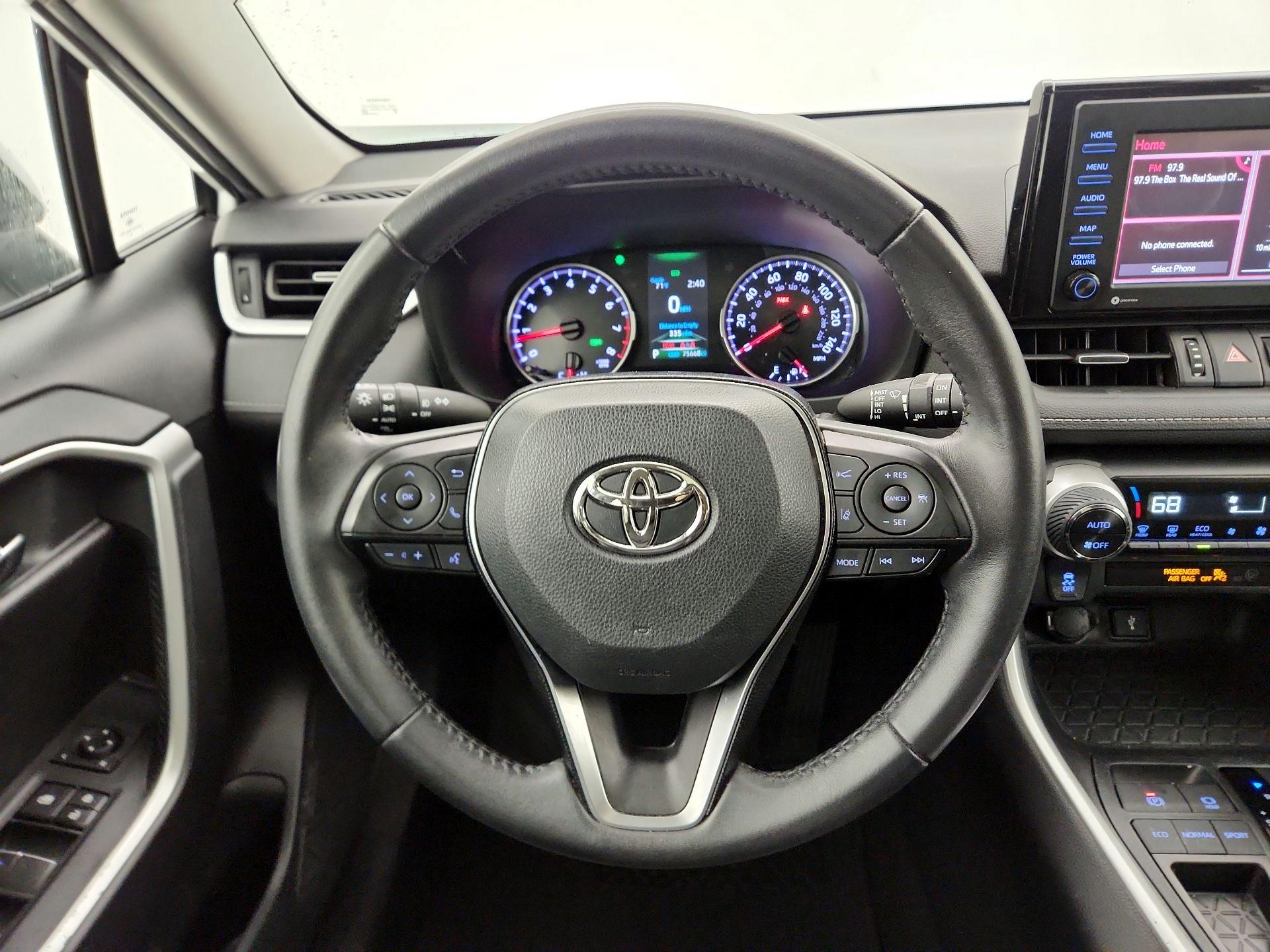 Thumbnail: 2020 Toyota RAV4 - 10