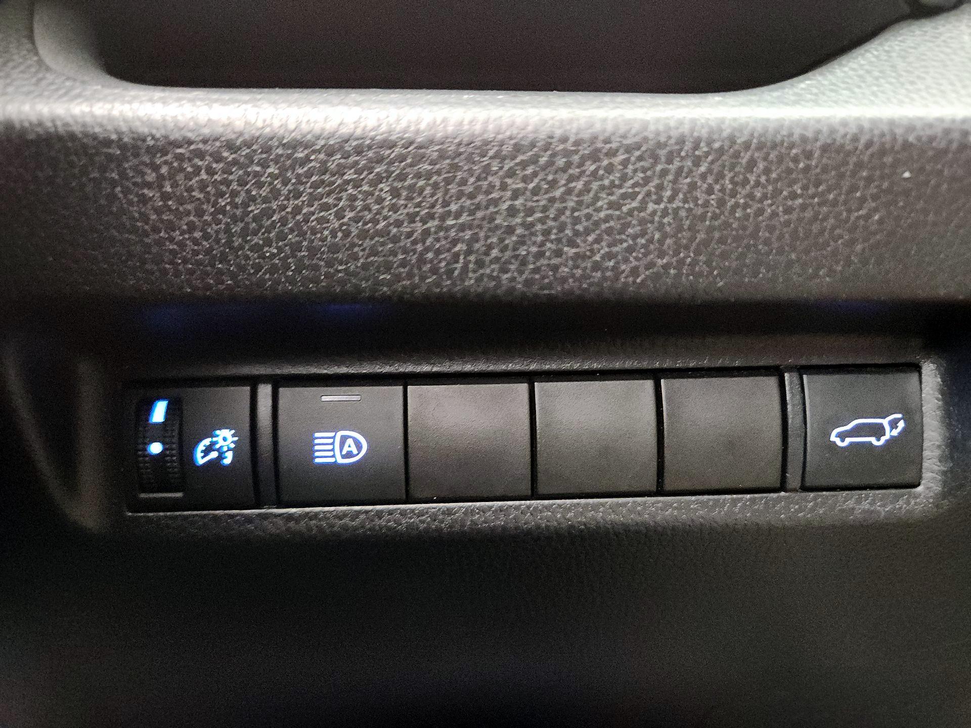 Thumbnail: 2020 Toyota RAV4 - 13
