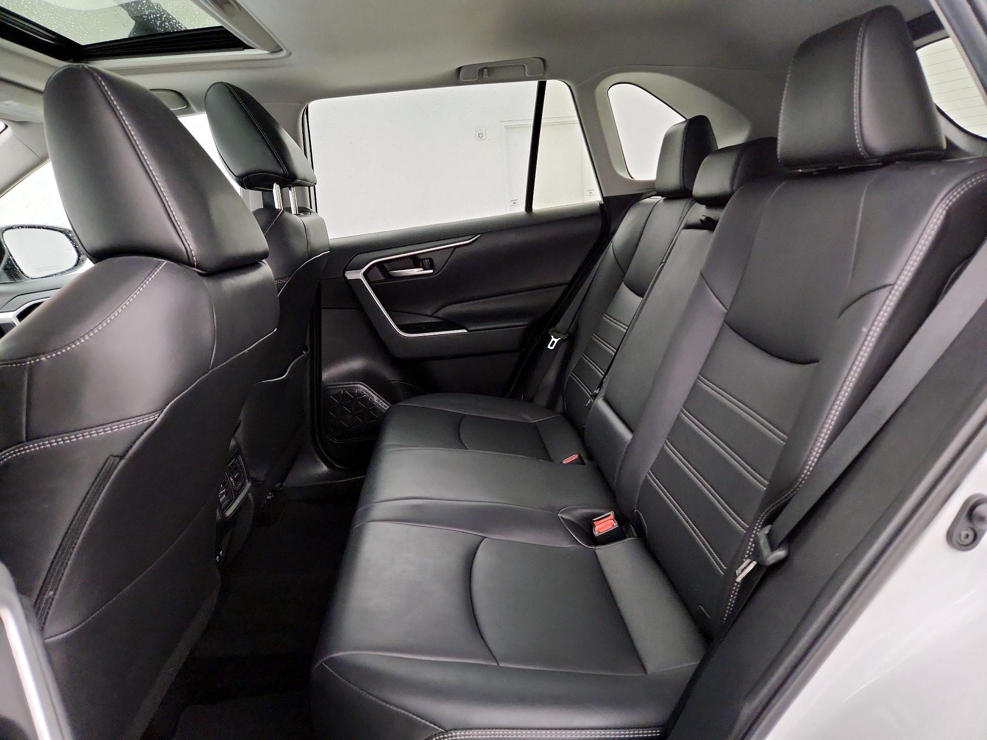 Thumbnail: 2020 Toyota RAV4 - 20