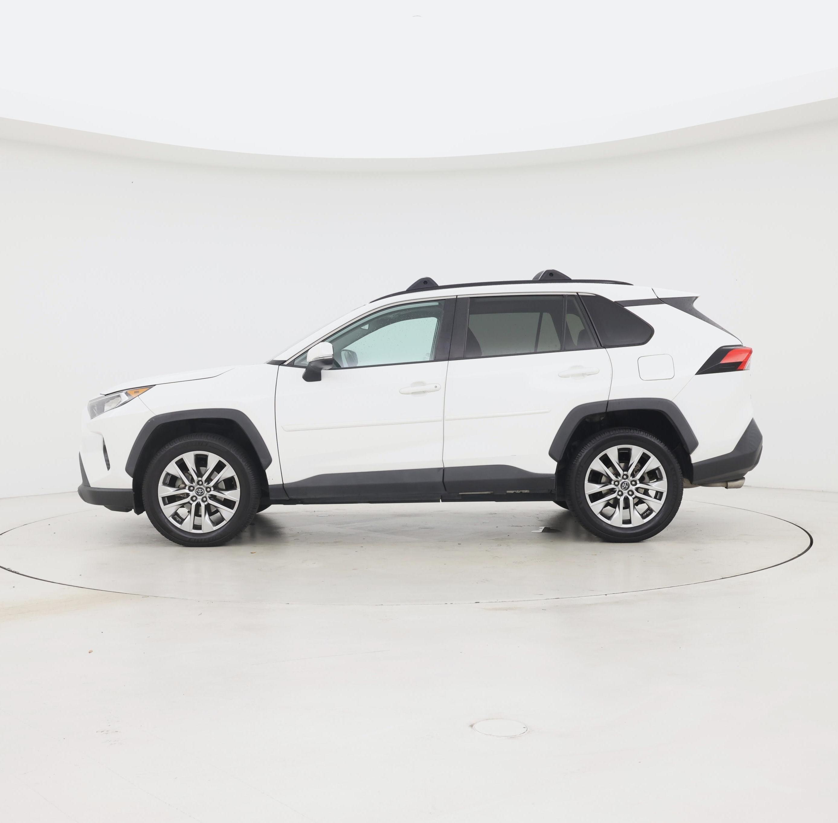 Thumbnail: 2020 Toyota RAV4 - 3