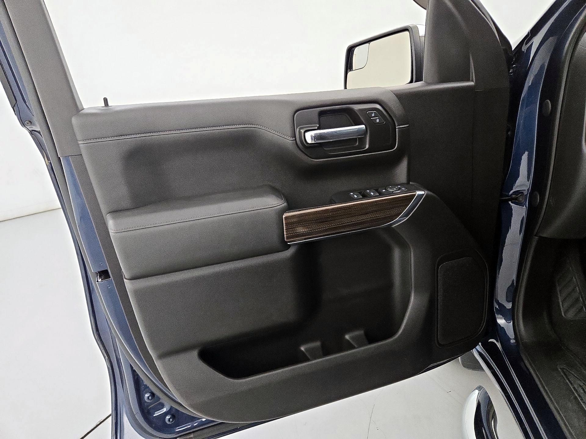 Thumbnail: 2020 Chevrolet Silverado 1500 - 12