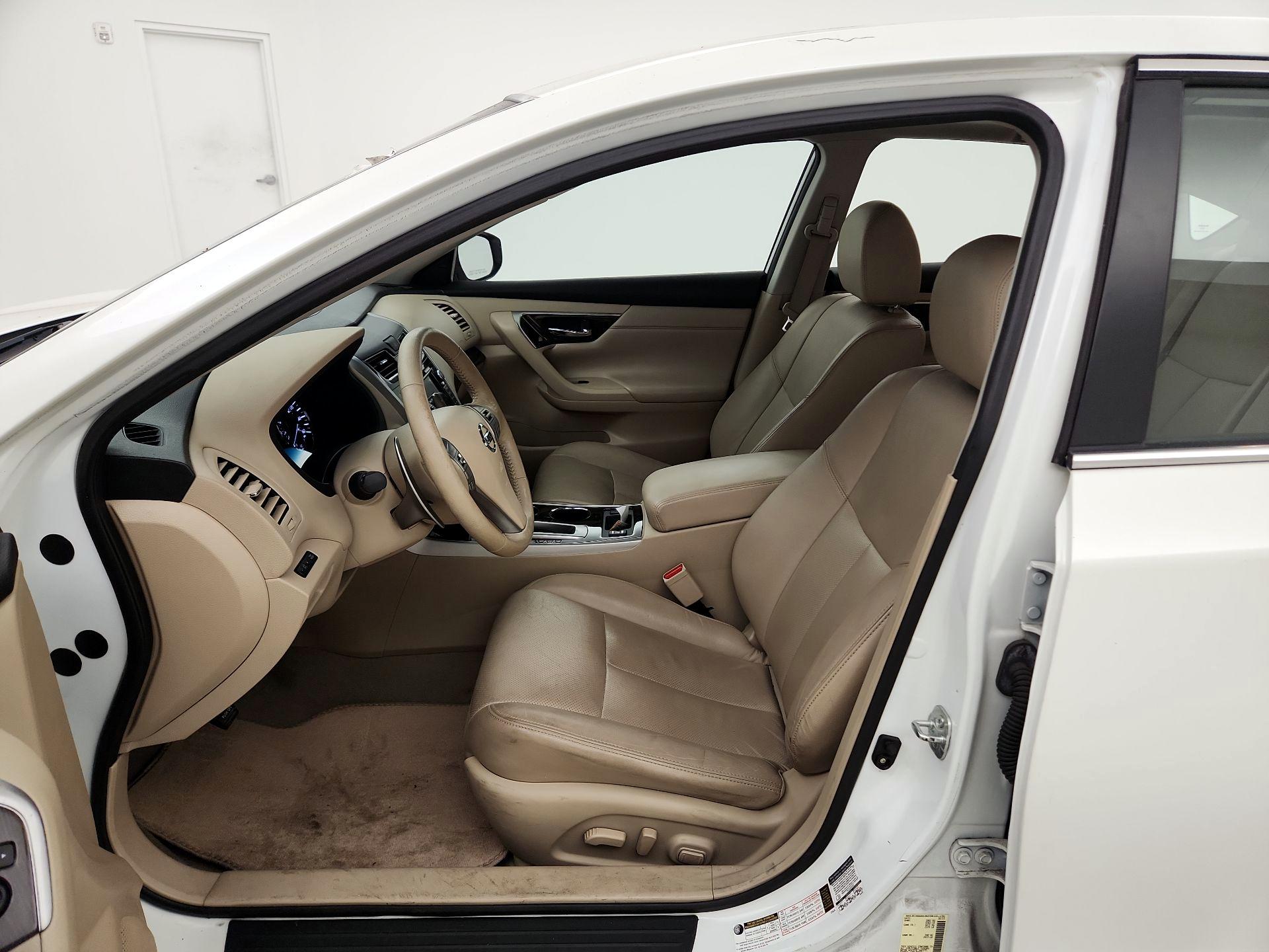 Thumbnail: 2014 Nissan Altima - 11