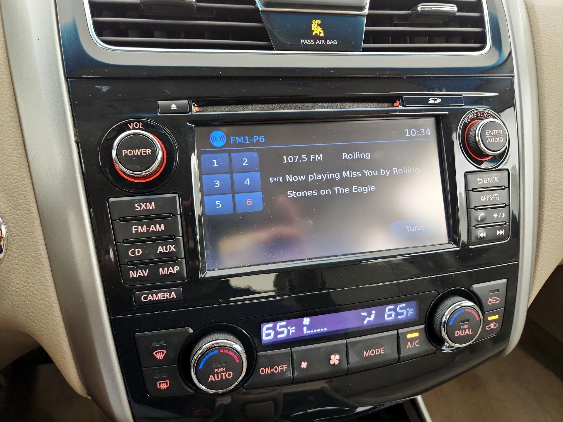 Thumbnail: 2014 Nissan Altima - 16