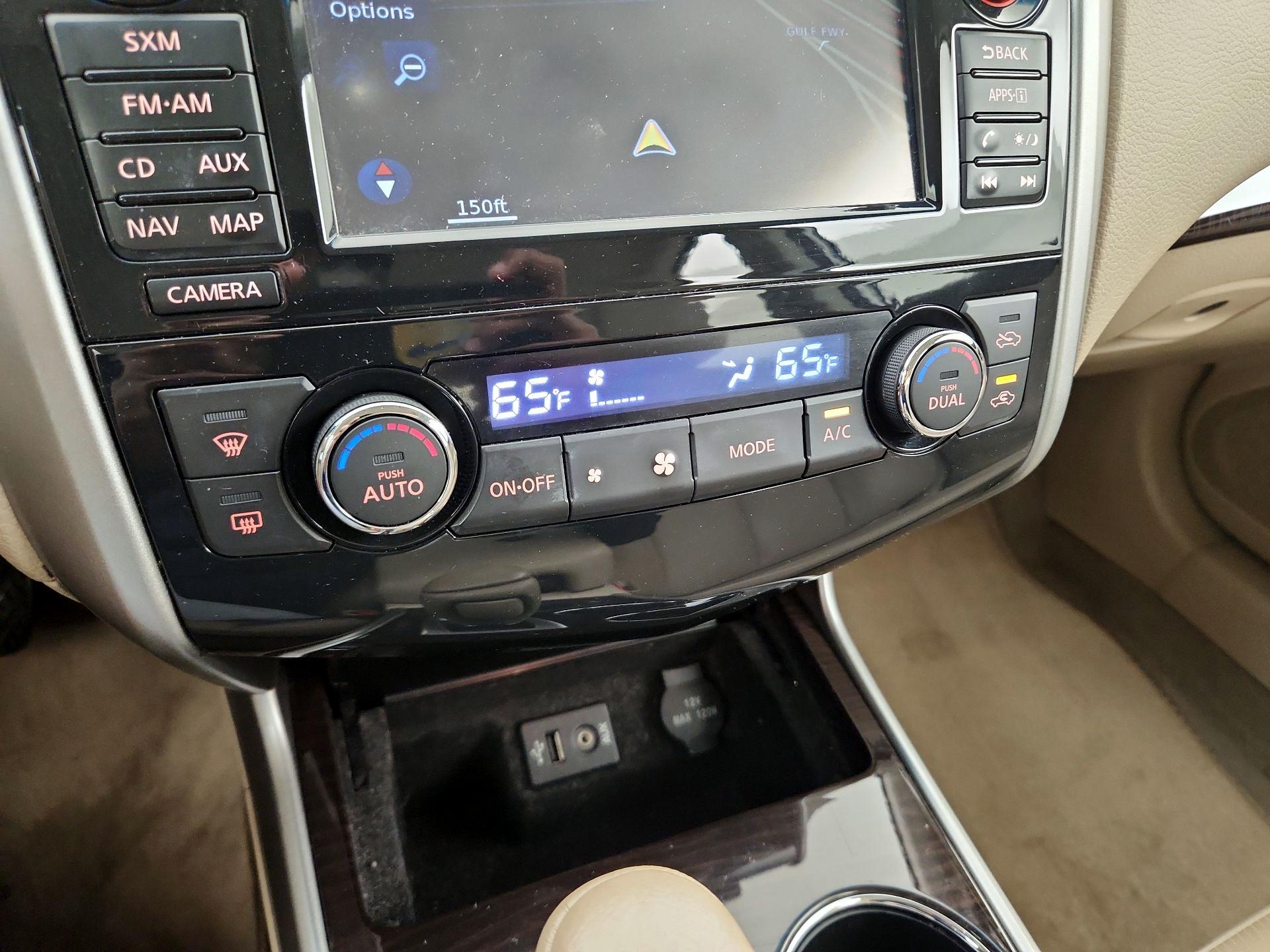 Thumbnail: 2014 Nissan Altima - 17