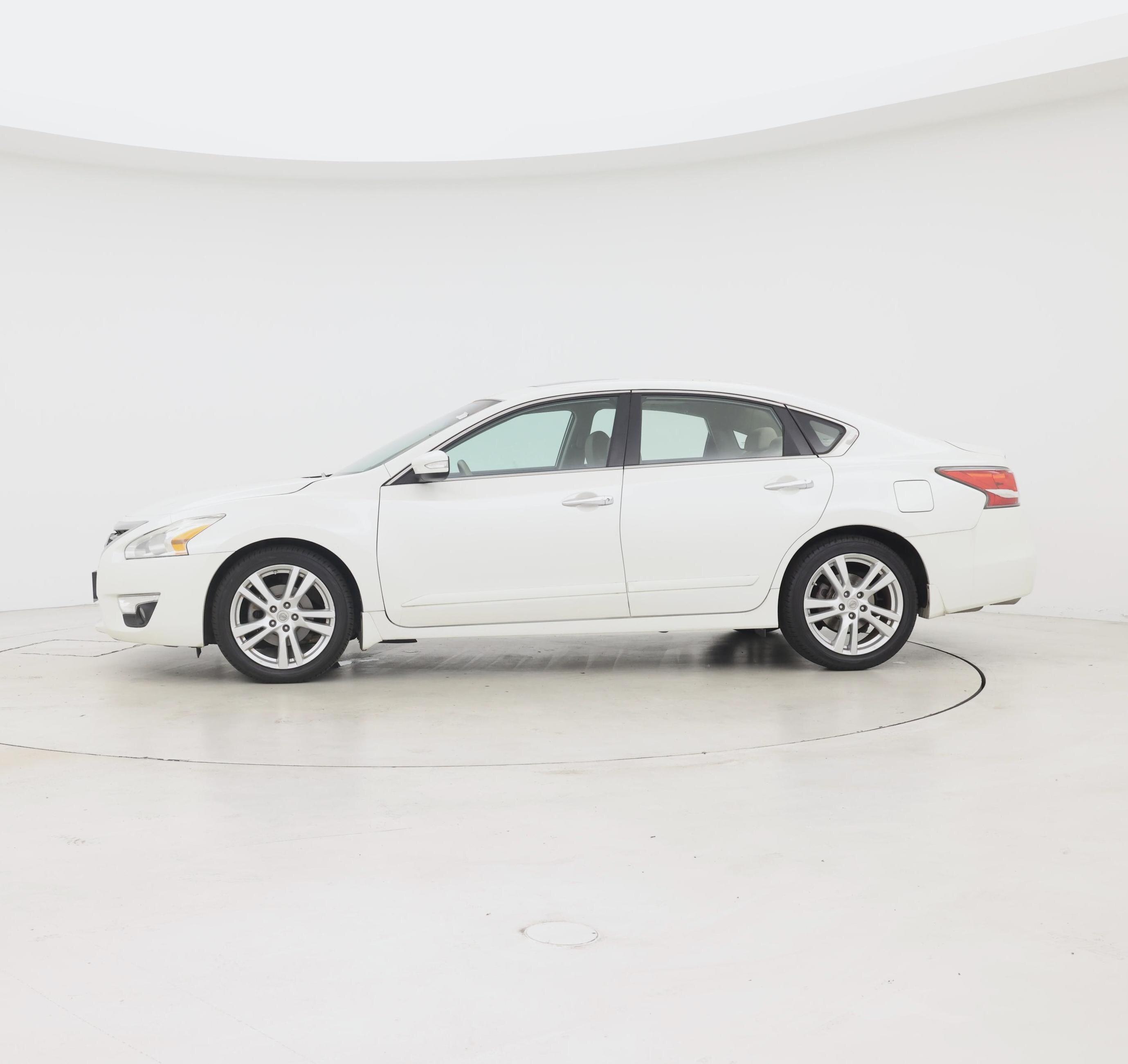 Thumbnail: 2014 Nissan Altima - 3