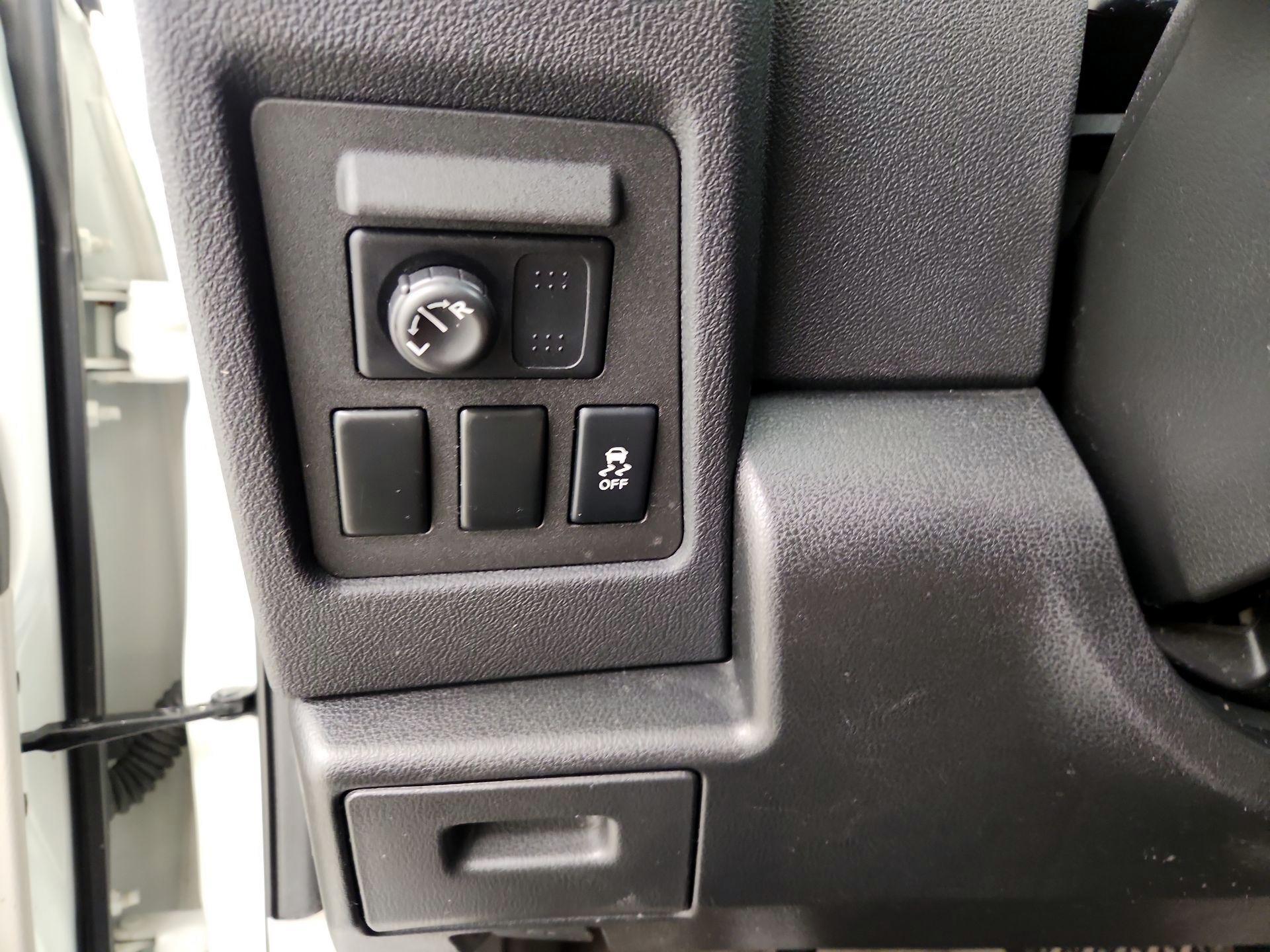 Thumbnail: 2015 Nissan Rogue - 13