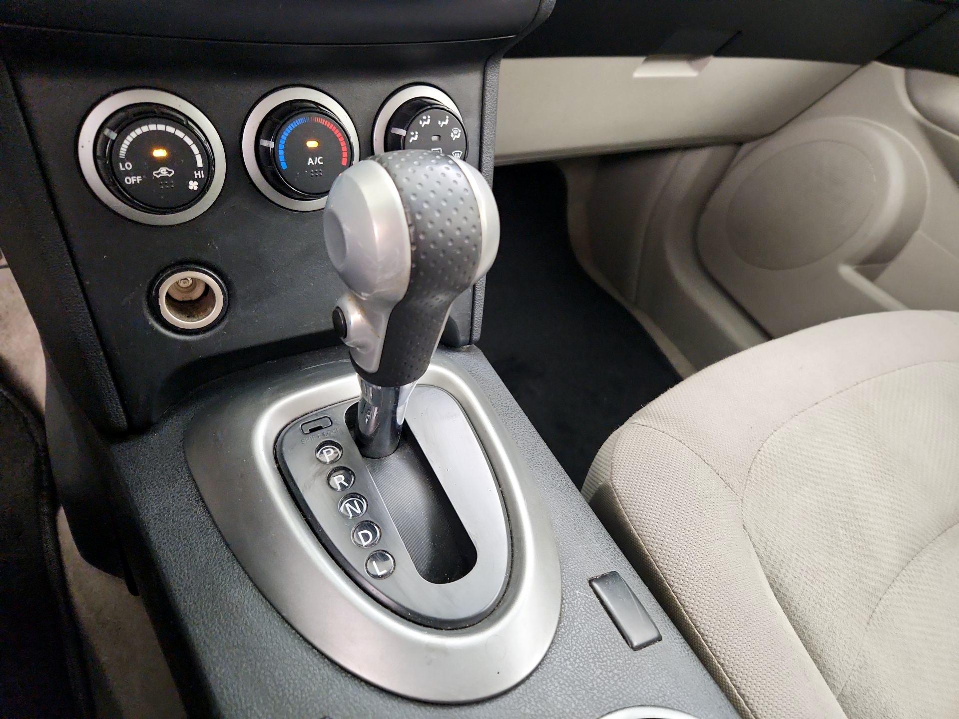 Thumbnail: 2015 Nissan Rogue - 17