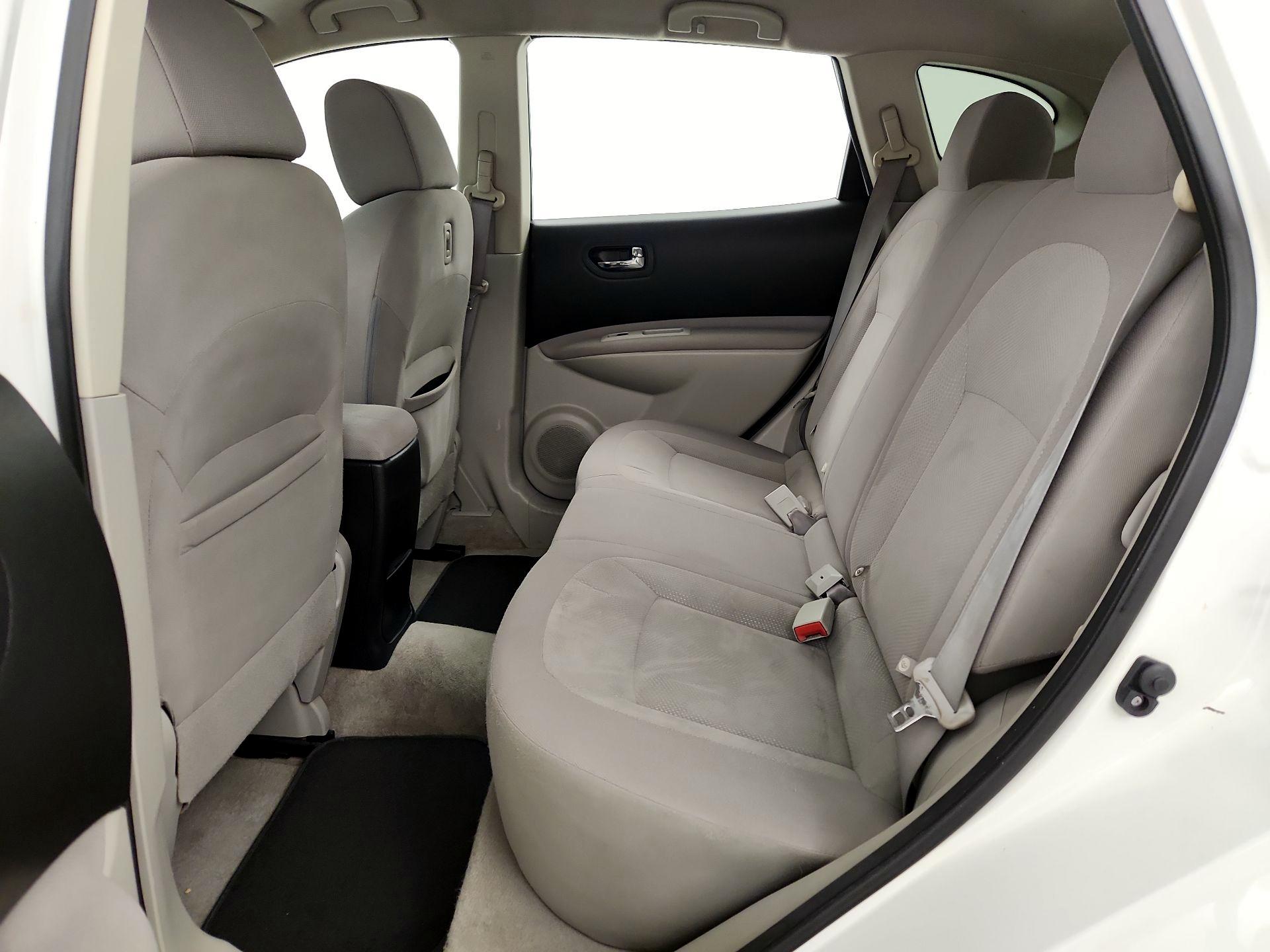 Thumbnail: 2015 Nissan Rogue - 19