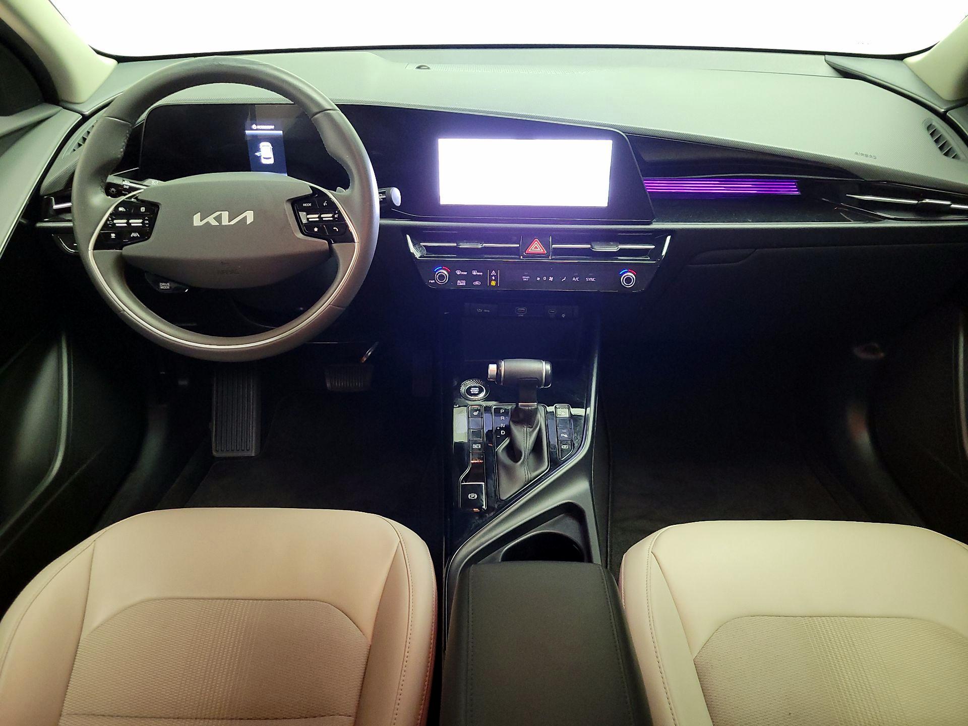 Thumbnail: 2024 Kia Niro - 9