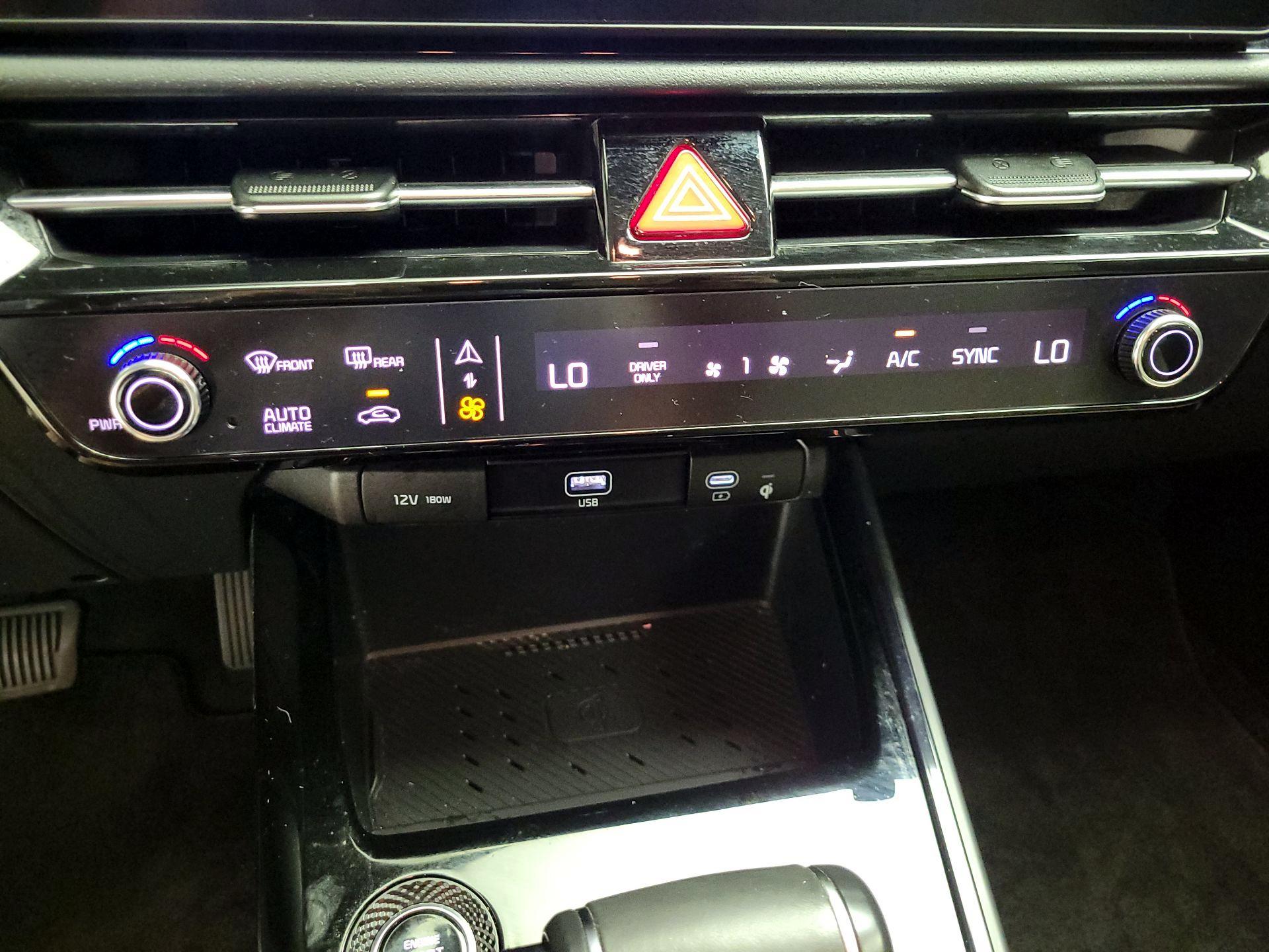 Thumbnail: 2024 Kia Niro - 17