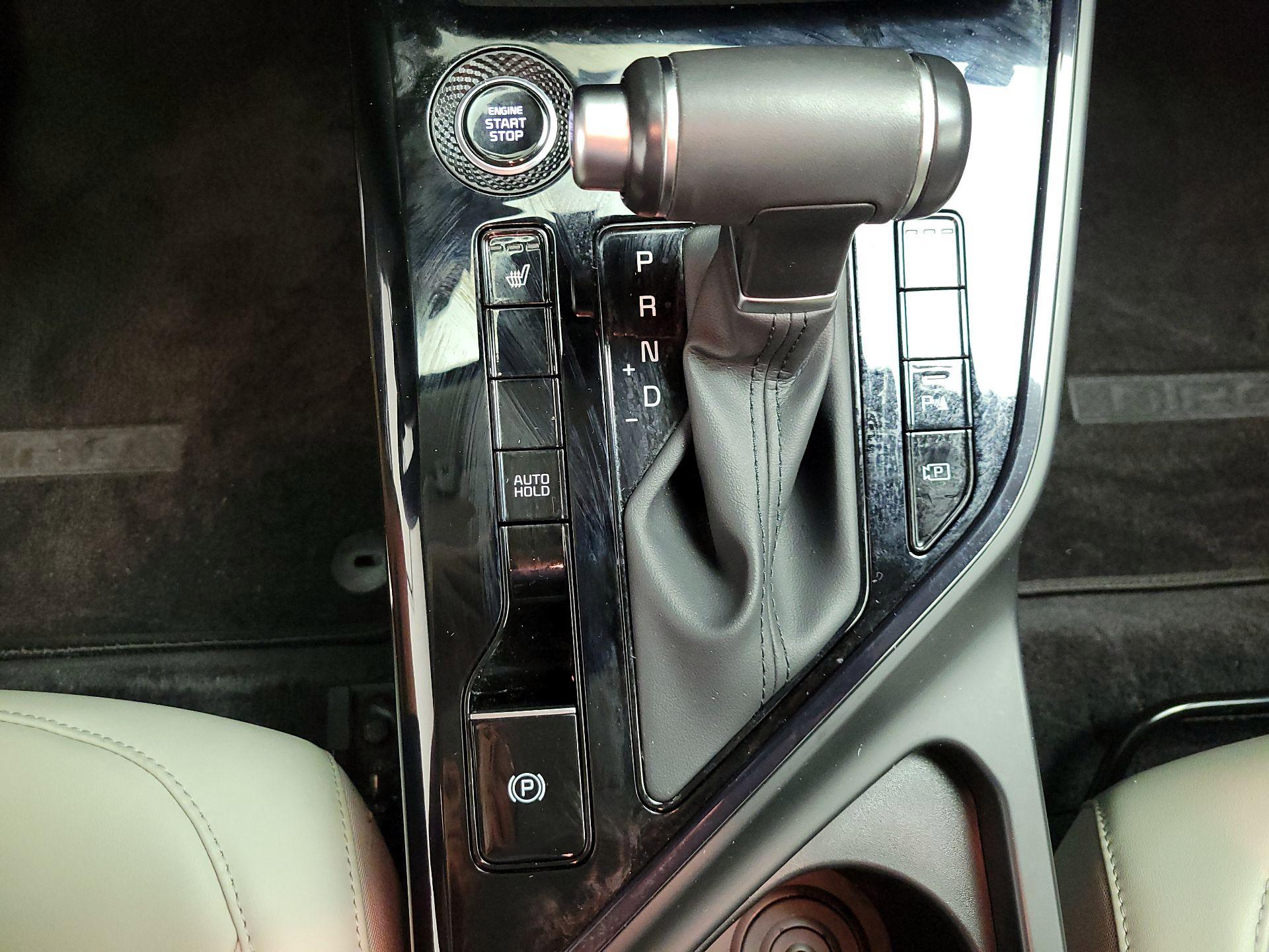 Thumbnail: 2024 Kia Niro - 18