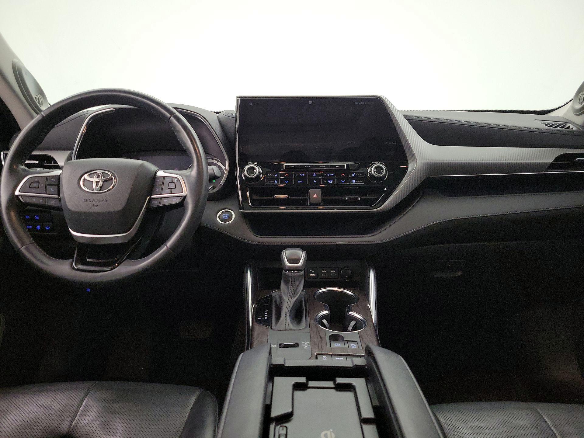 Thumbnail: 2022 Toyota Highlander - 9