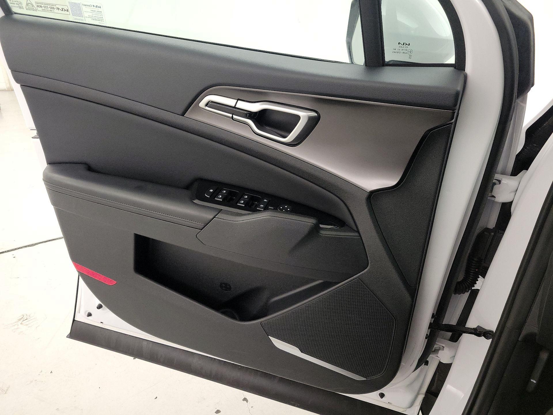 Thumbnail: 2023 Kia Sportage - 12