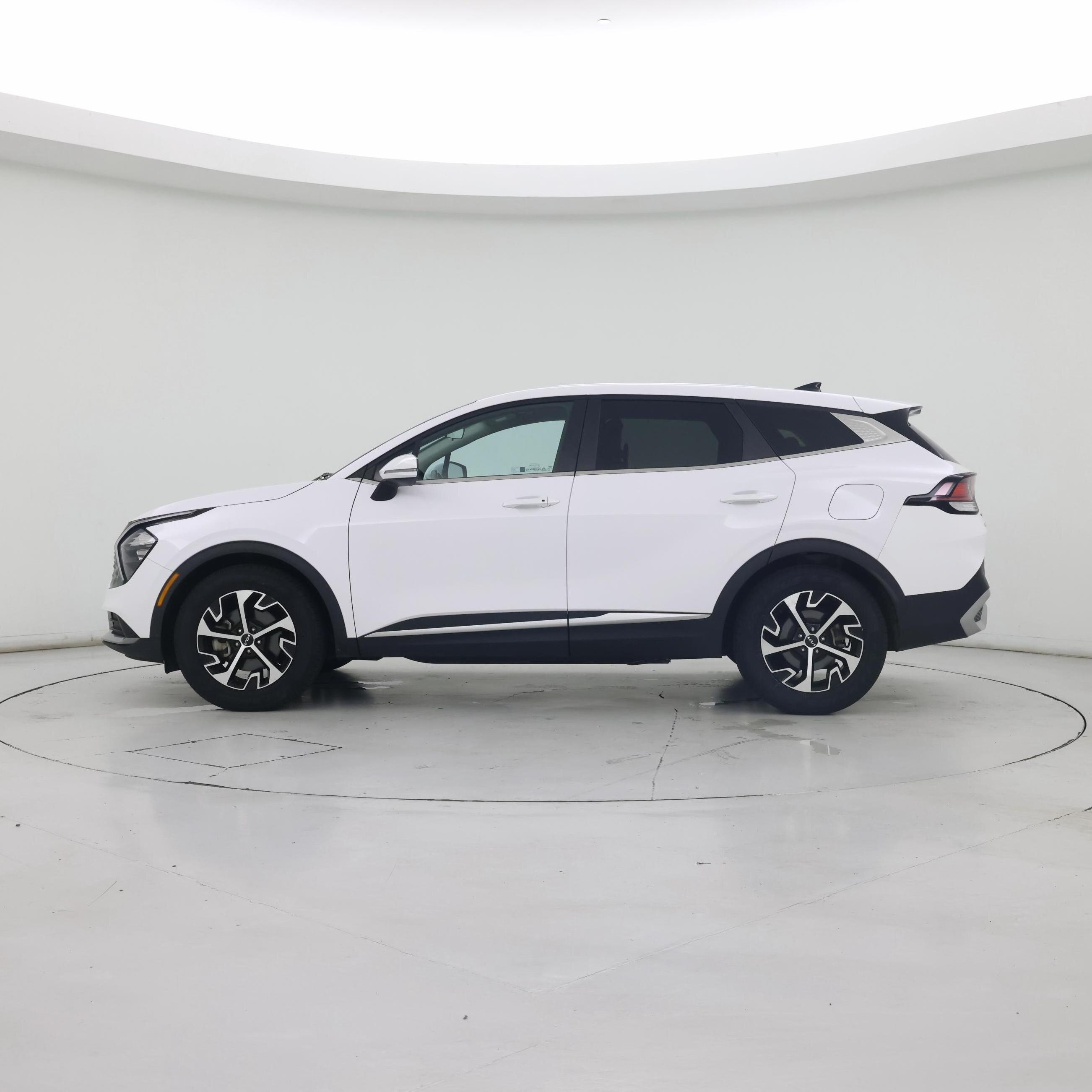 Thumbnail: 2023 Kia Sportage - 3