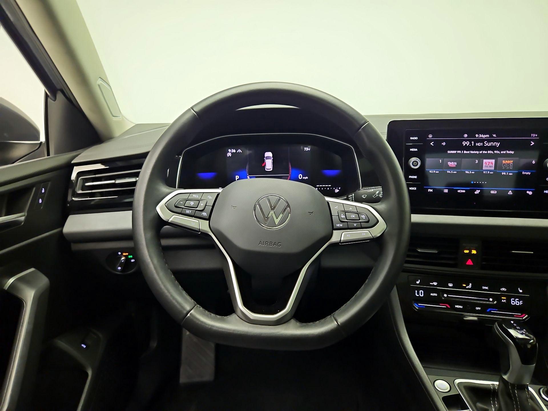 Thumbnail: 2025 Volkswagen Jetta - 10