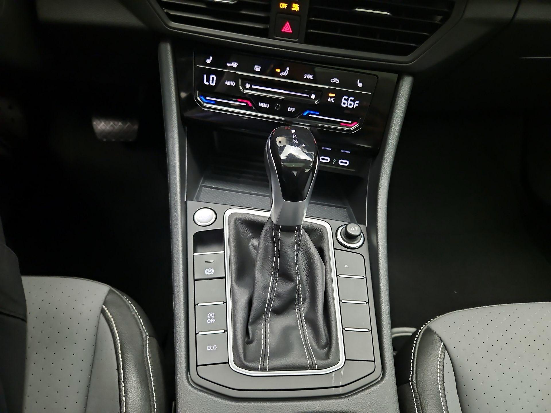 Thumbnail: 2025 Volkswagen Jetta - 16