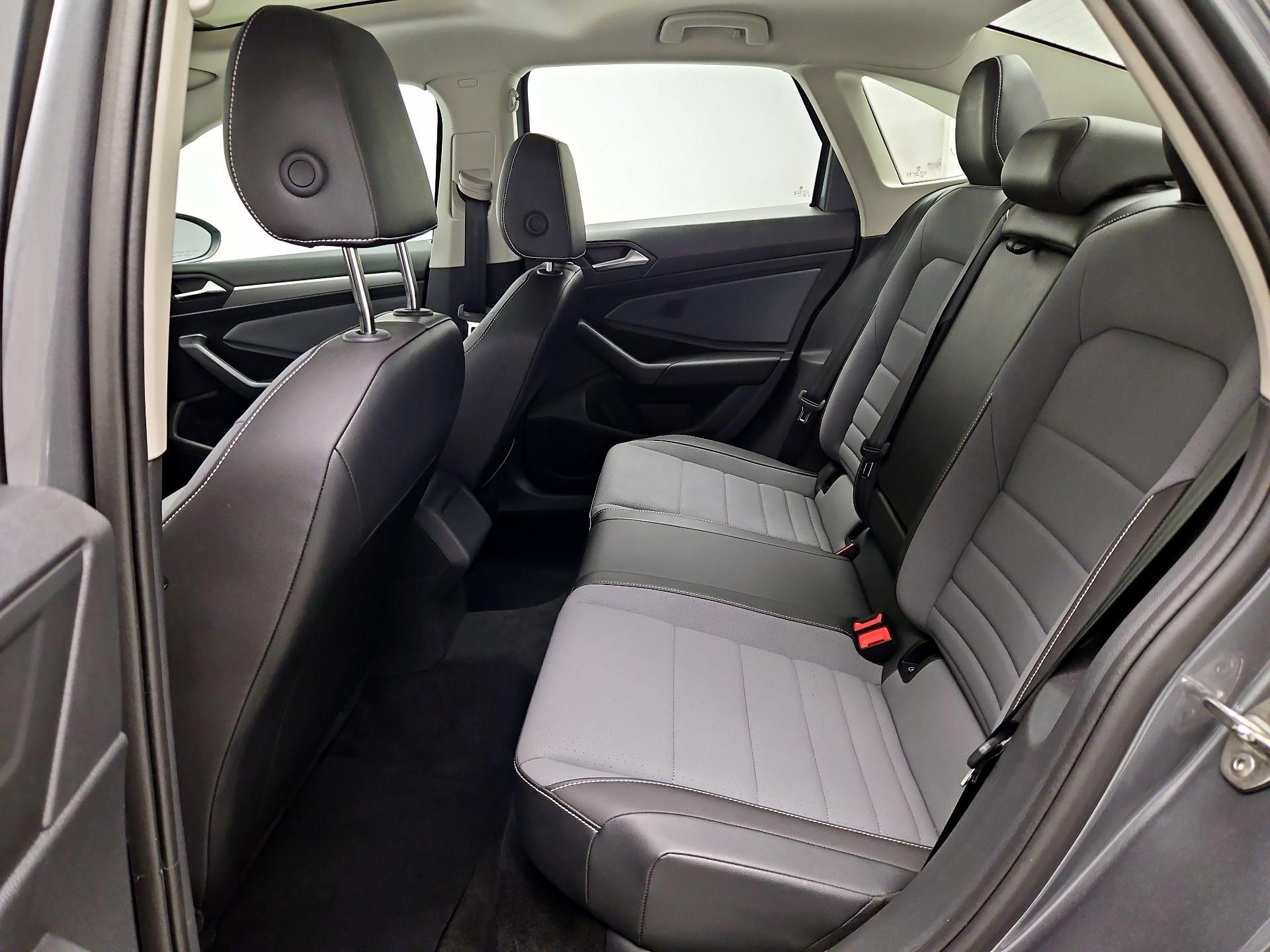 Thumbnail: 2025 Volkswagen Jetta - 17