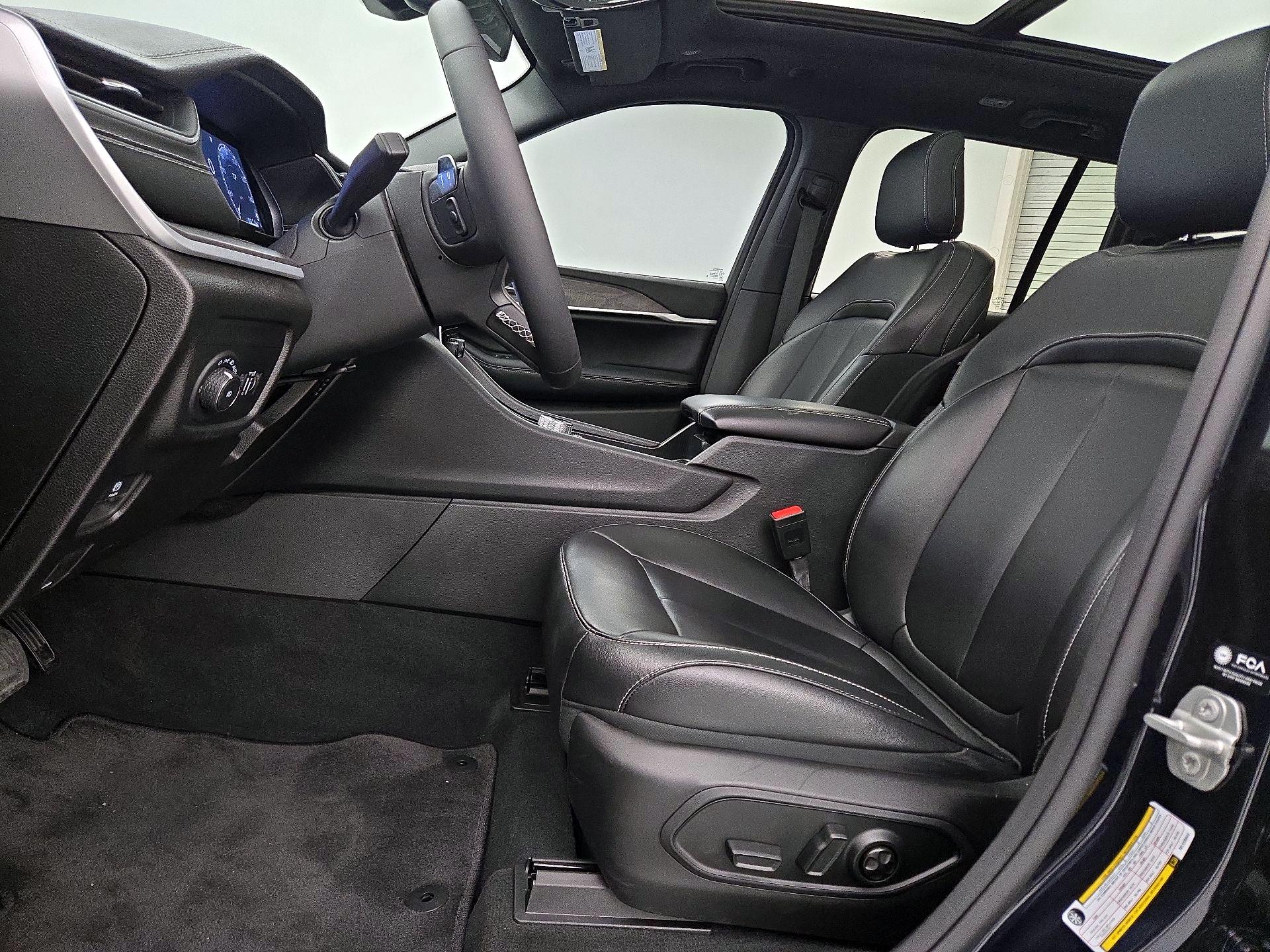 Thumbnail: 2024 Jeep Grand Cherokee - 11