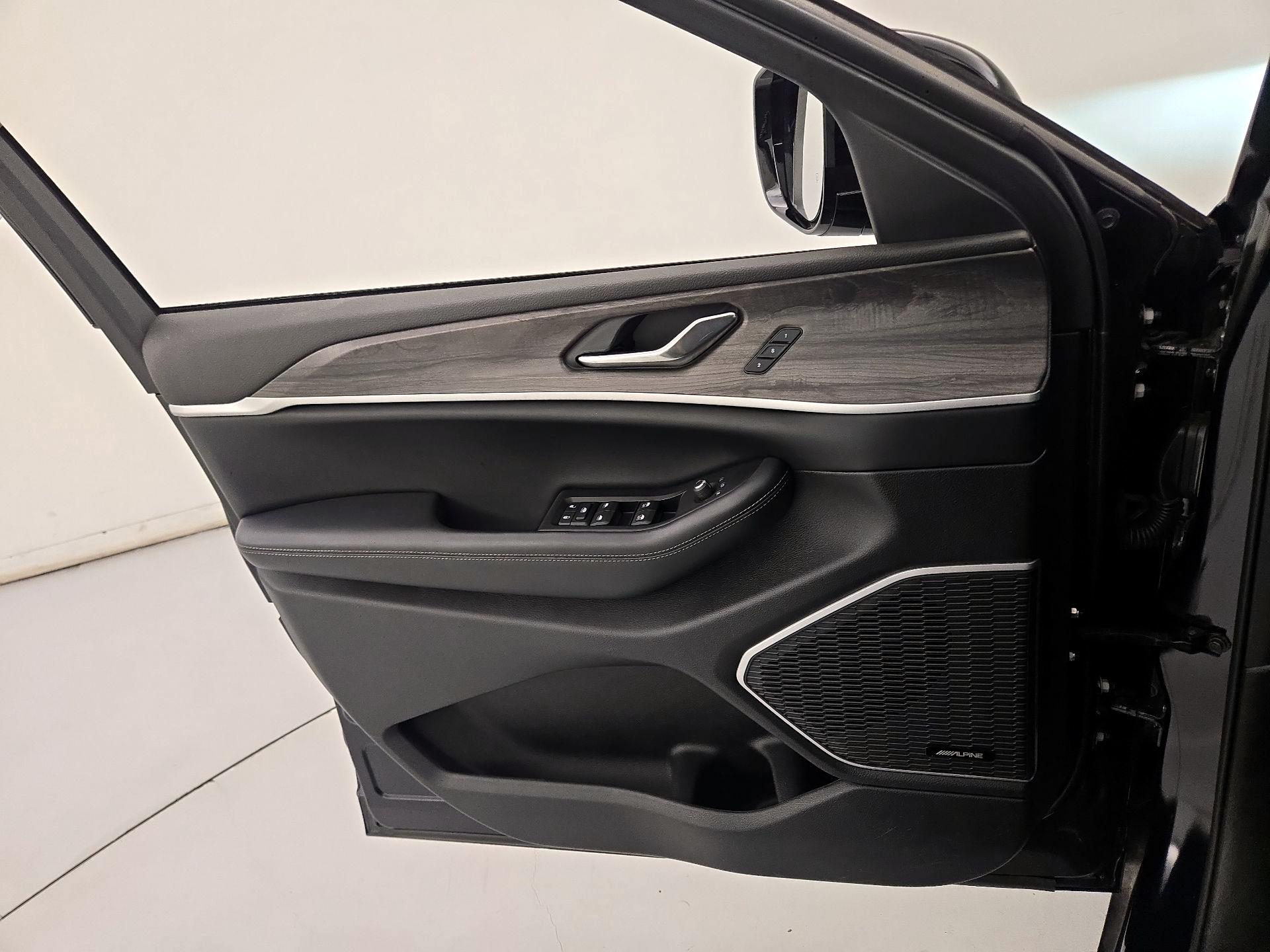 Thumbnail: 2024 Jeep Grand Cherokee - 12