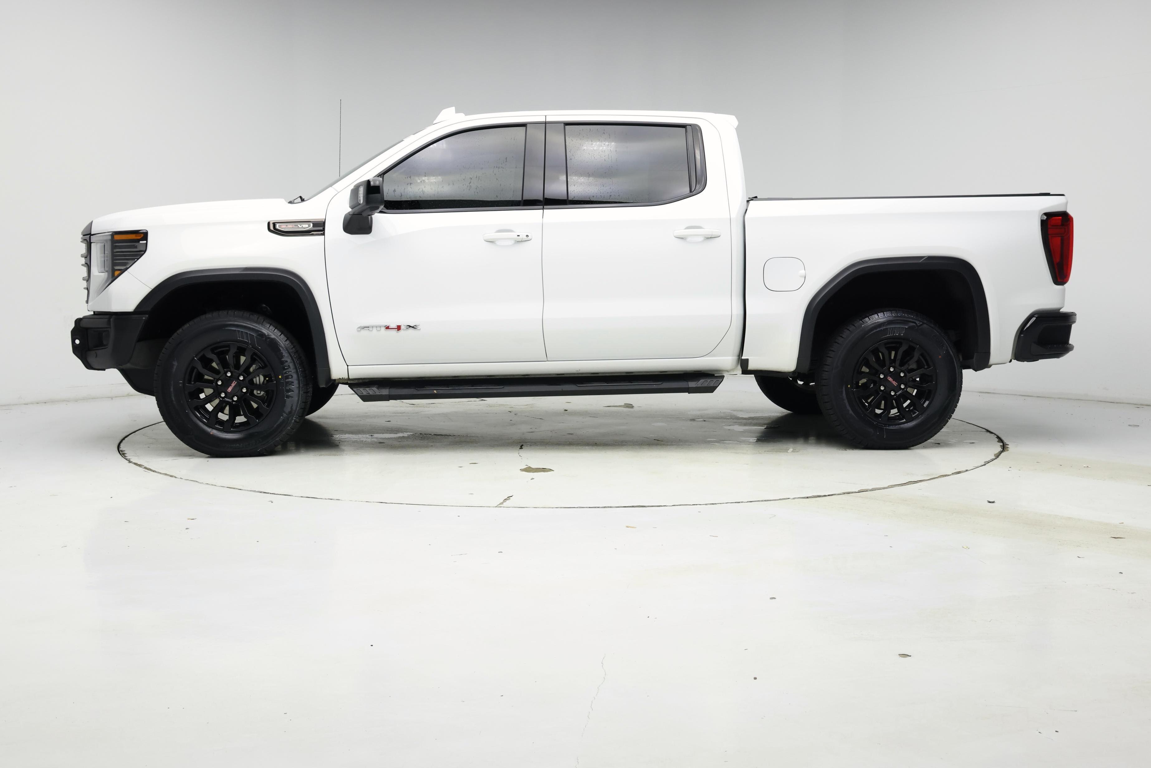 Thumbnail: 2023 GMC Sierra 1500 - 3