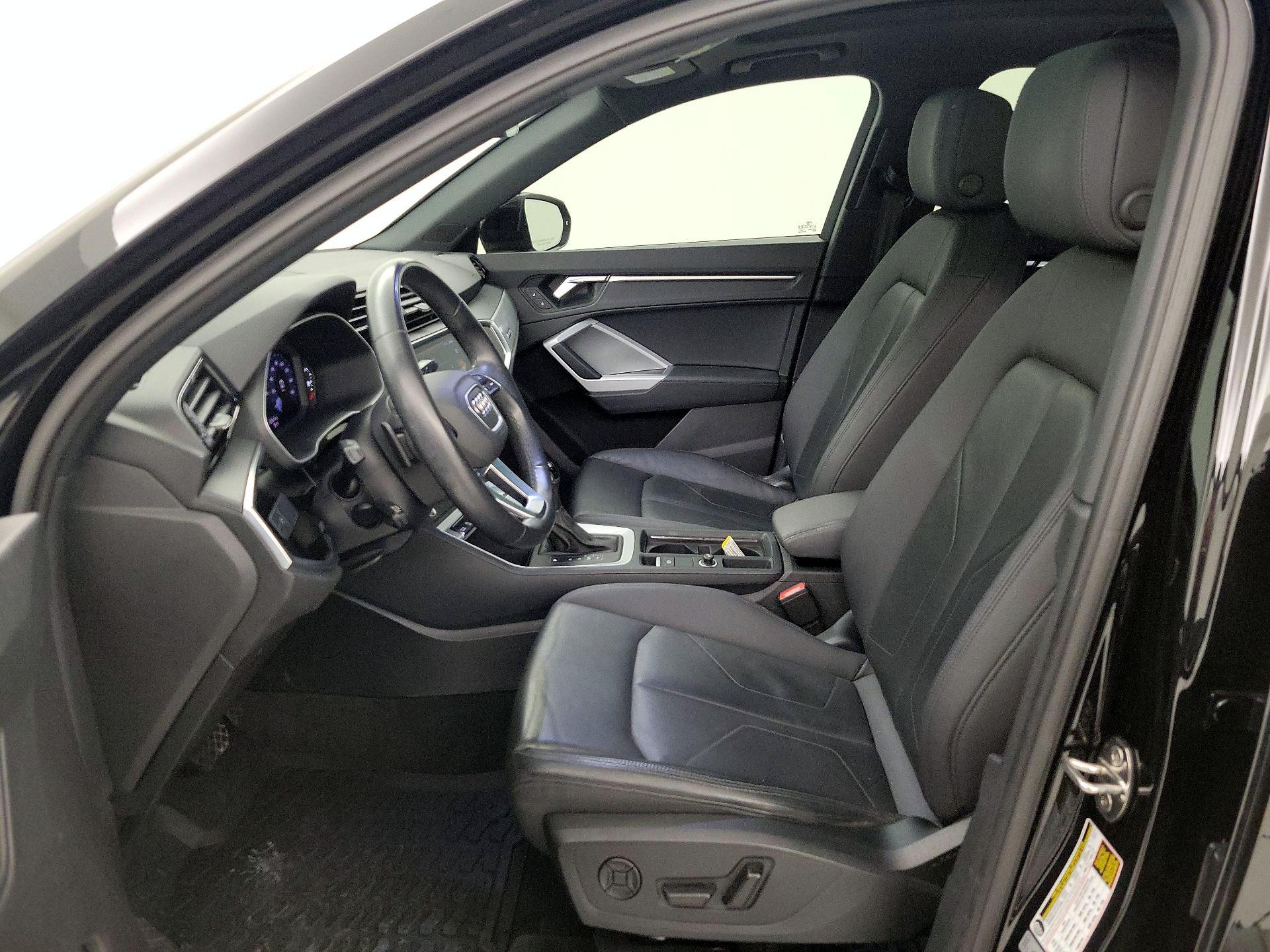 Thumbnail: 2021 Audi Q3 - 11