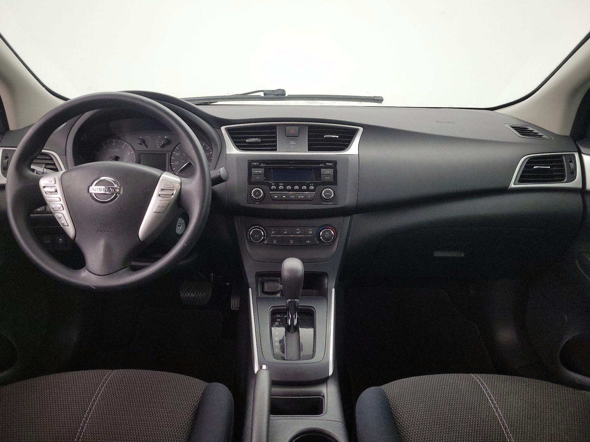 Thumbnail: 2017 Nissan Sentra - 9