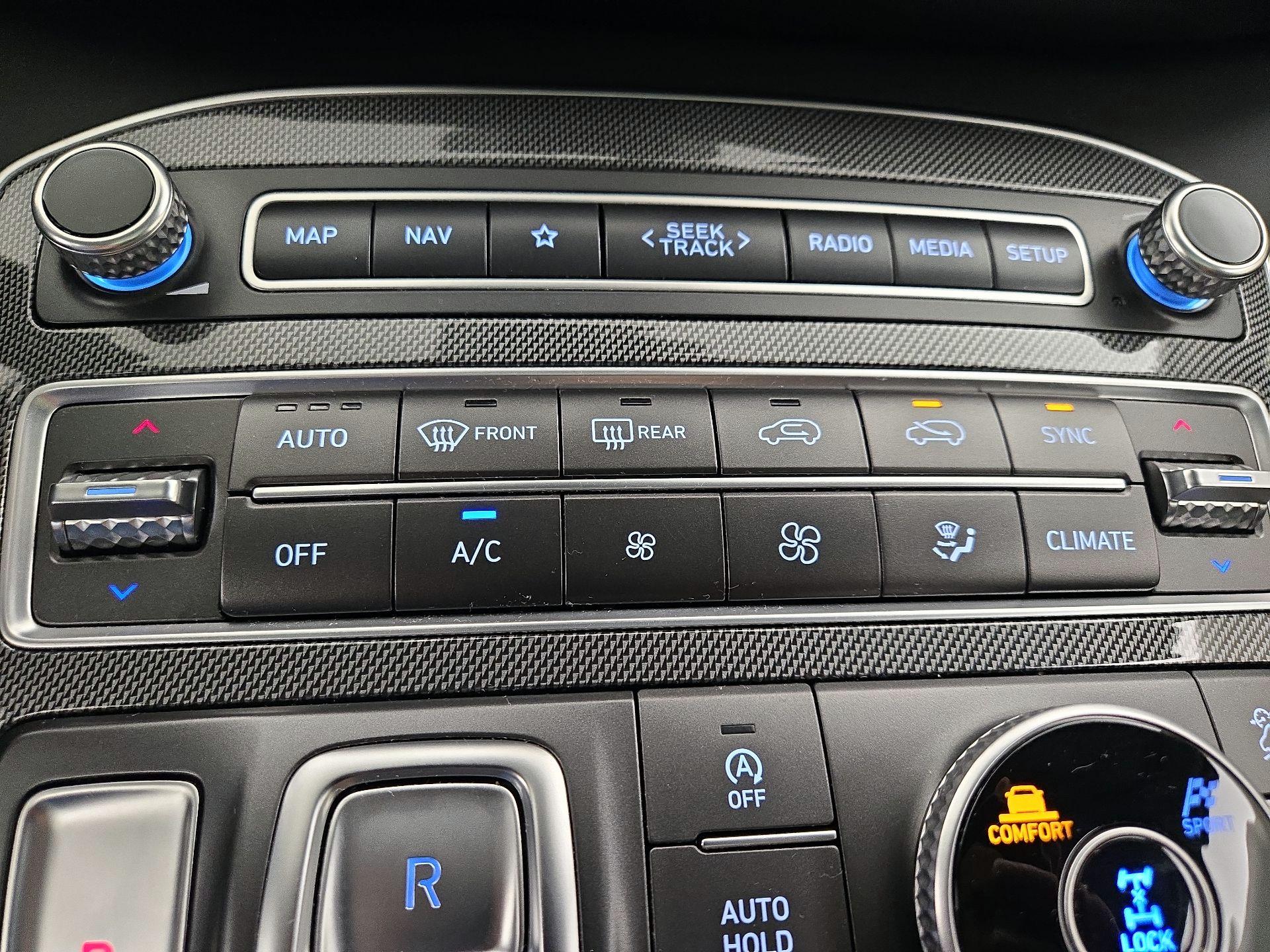 Thumbnail: 2022 Hyundai Santa Fe - 17