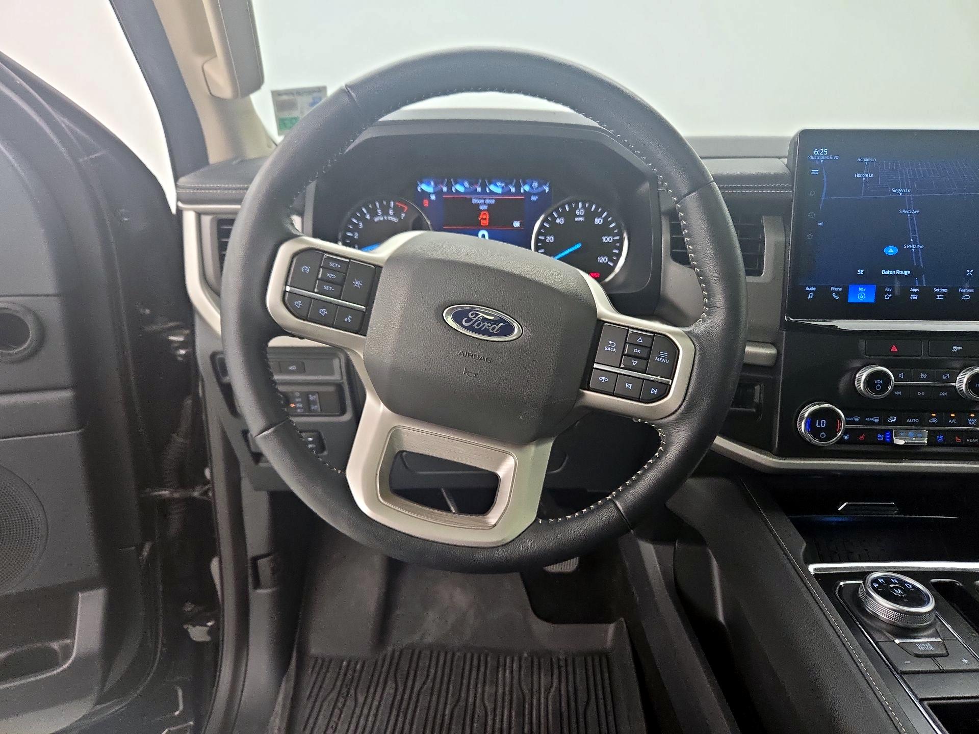Thumbnail: 2022 Ford Expedition - 10