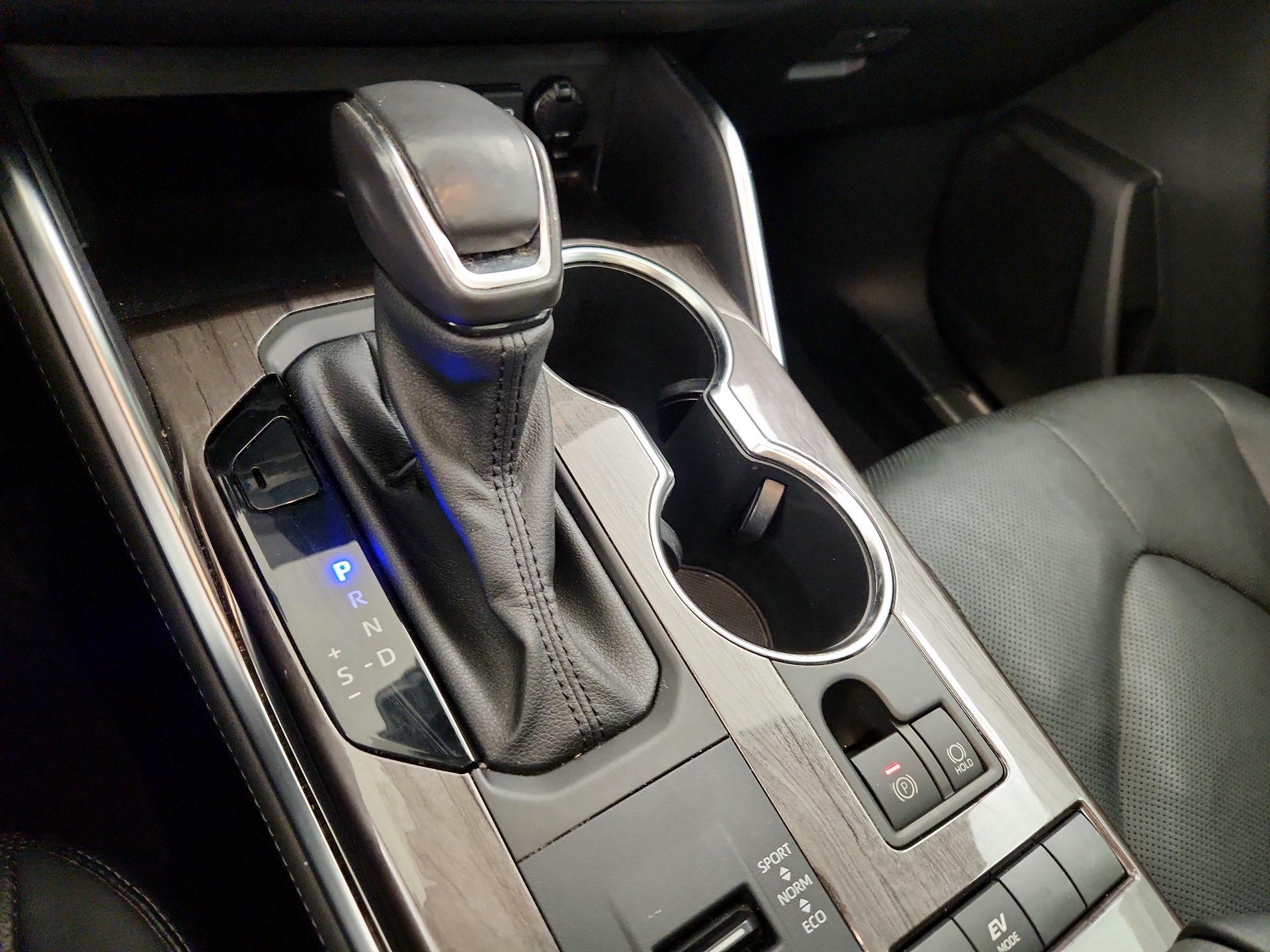 Thumbnail: 2021 Toyota Highlander - 18