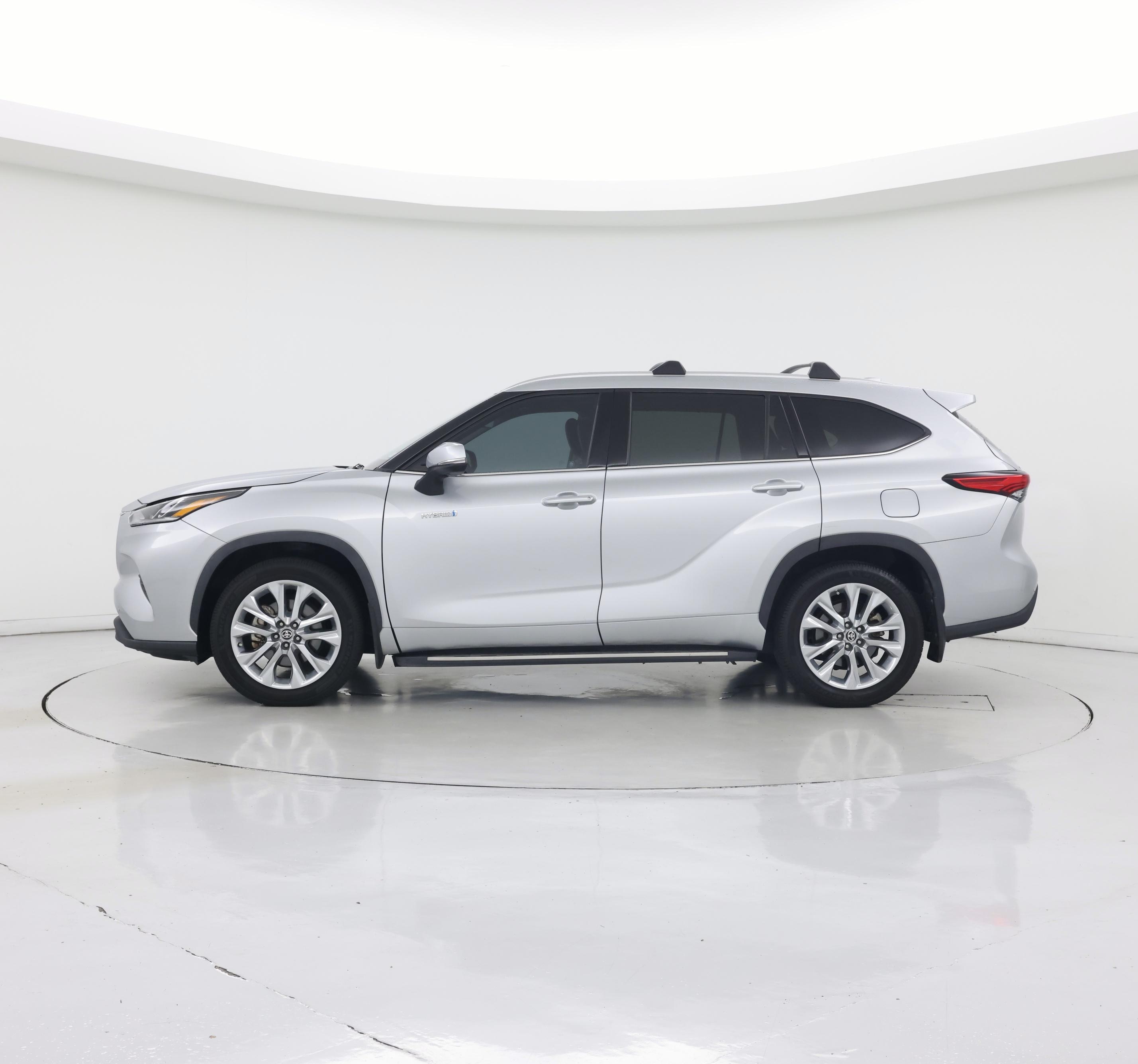 Thumbnail: 2021 Toyota Highlander - 3