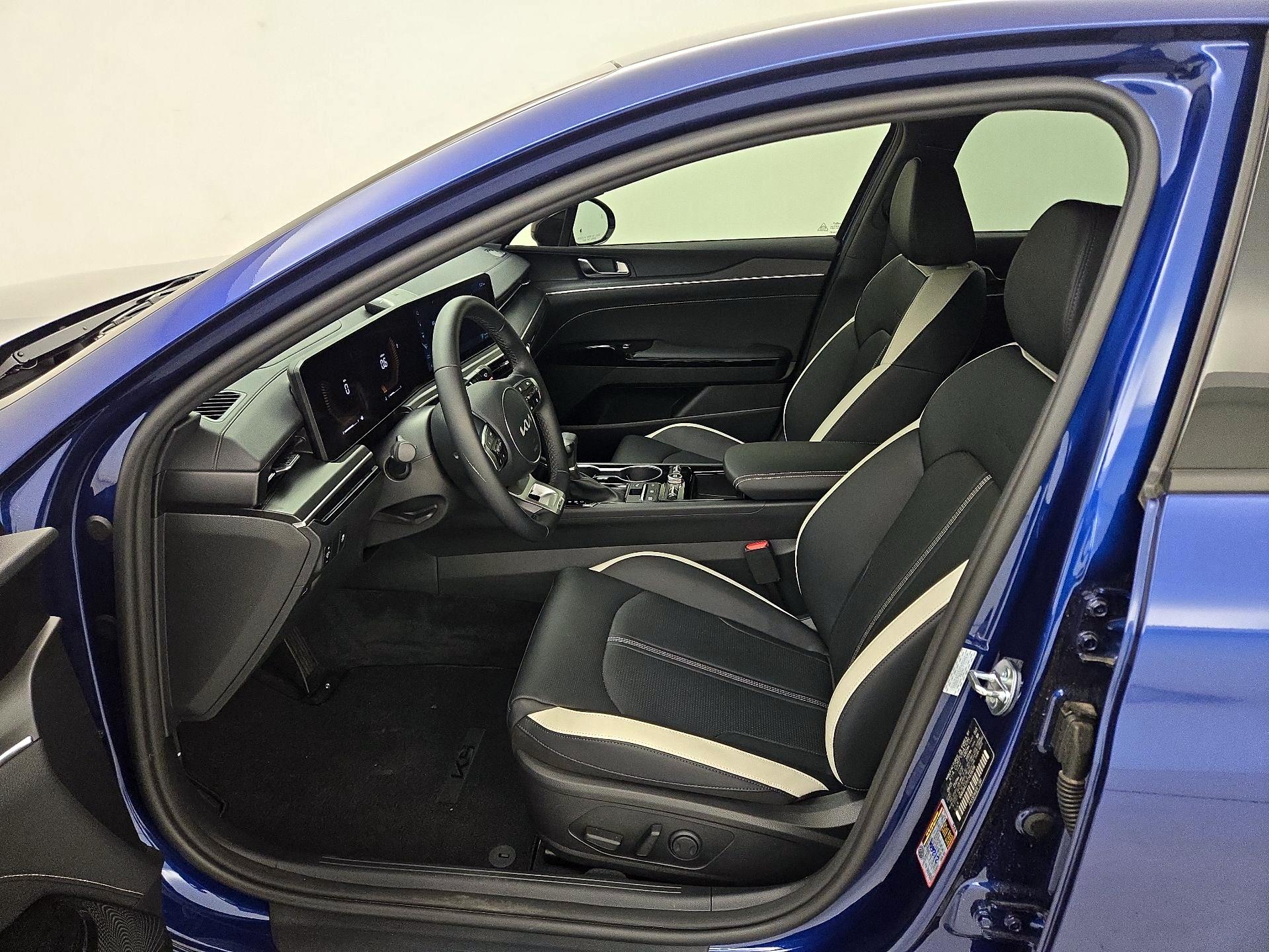 Thumbnail: 2026 Kia K5 - 11